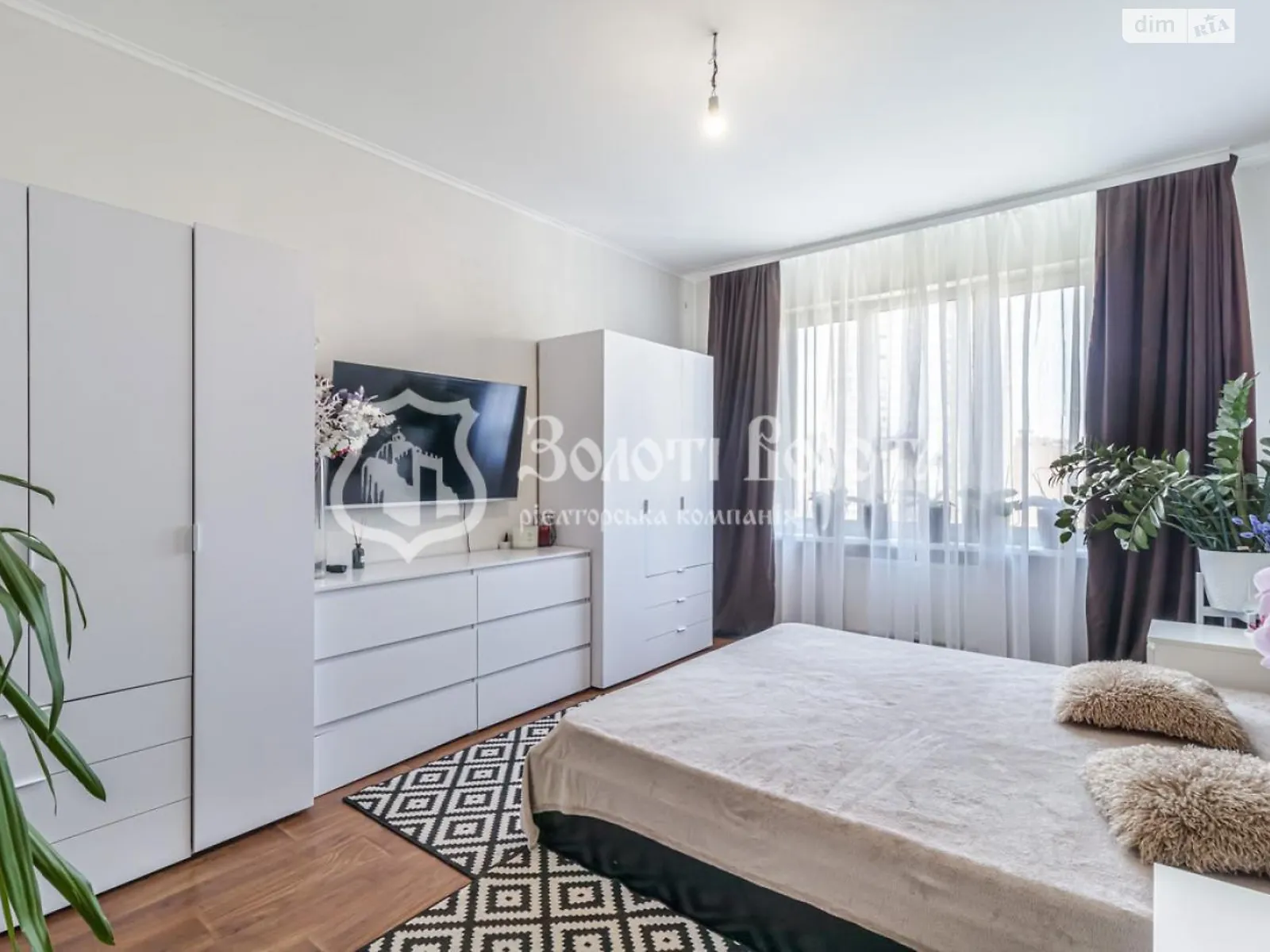 Продается 1-комнатная квартира 46.7 кв. м в Киеве, ул. Ревуцкого, 54Б - фото 1