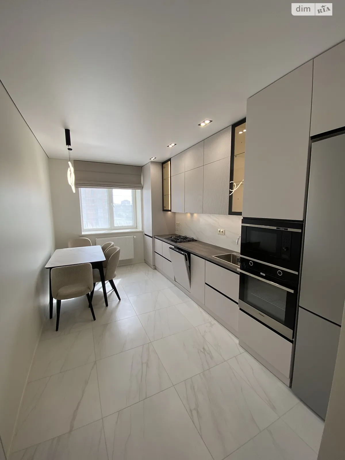 Продается 2-комнатная квартира 64 кв. м в Ивано-Франковске, ул. Национальной Гвардии, 14Ц - фото 1