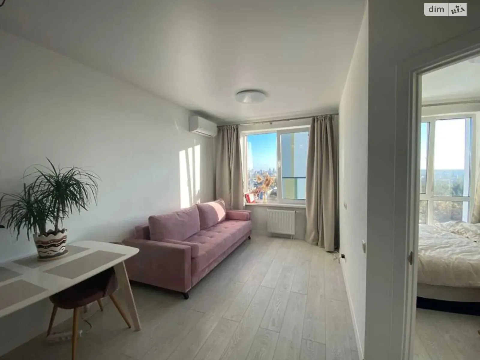 Продается 1-комнатная квартира 41 кв. м в Киеве, ул. Клавдиевская, 40Е - фото 1