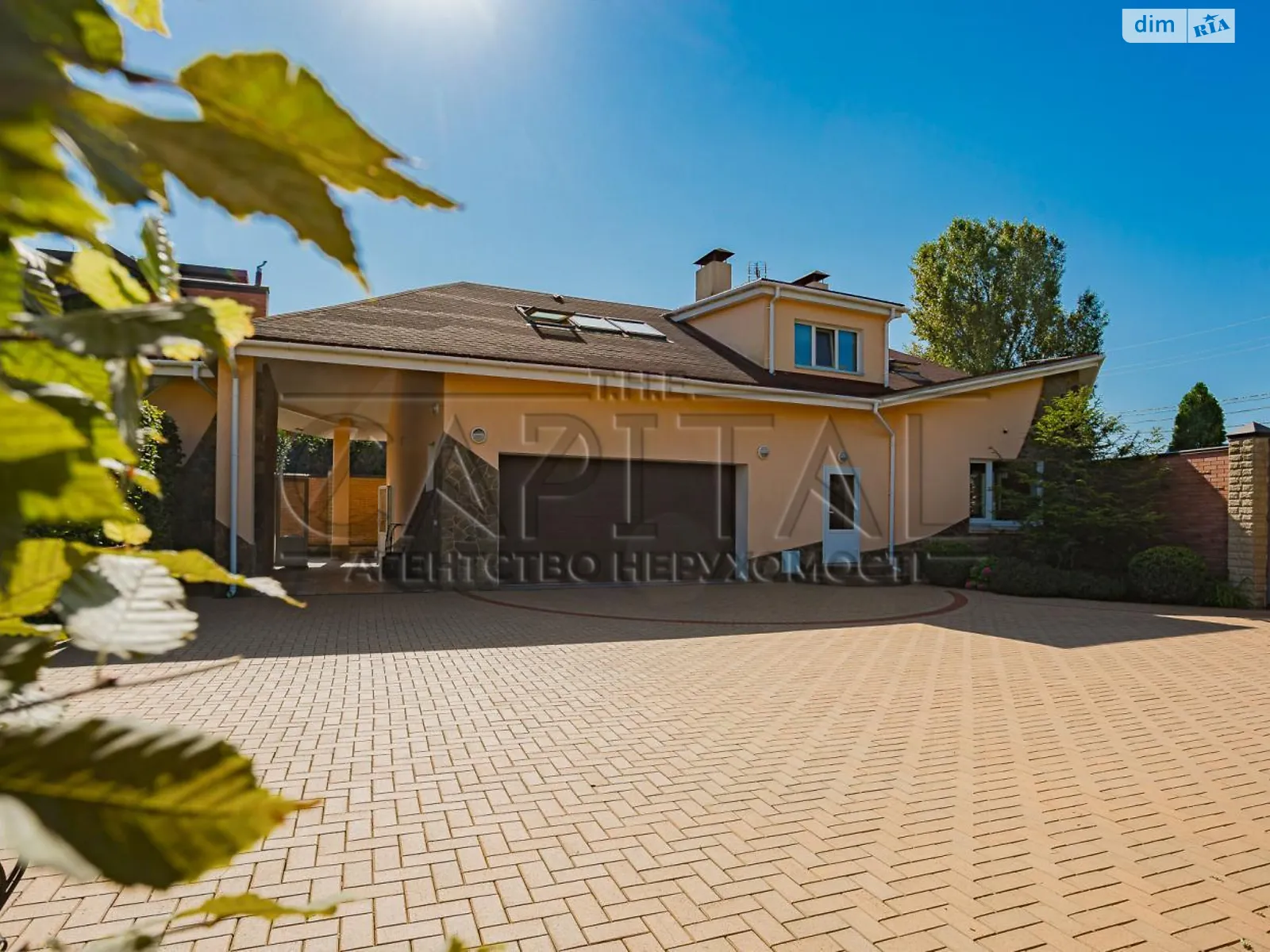 Продается дом на 3 этажа 941 кв. м с гаражом, цена: 1990000 $ - фото 1