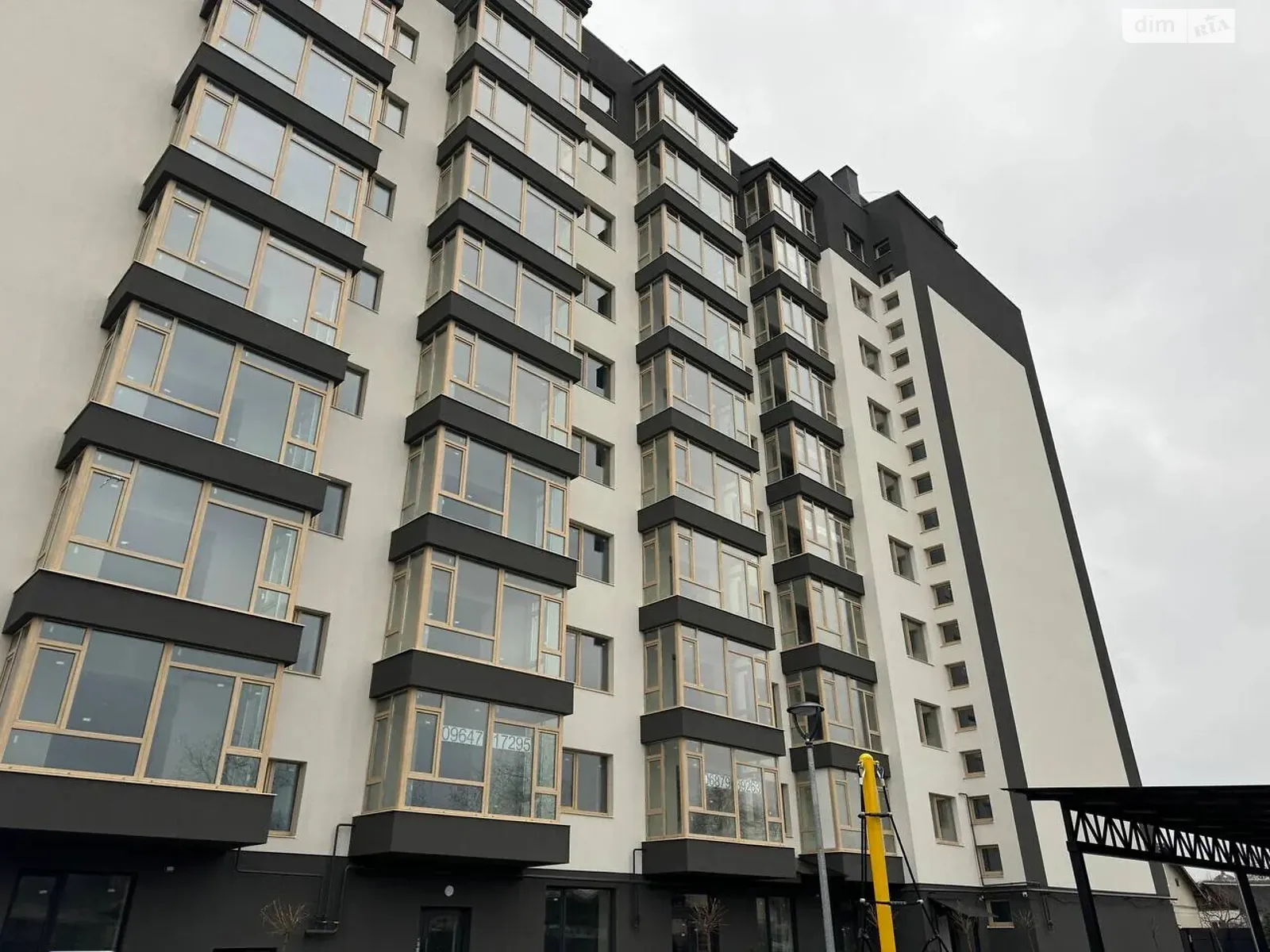 Продается 2-комнатная квартира 63.7 кв. м в Ивано-Франковске, ул. Мира, 100А - фото 1