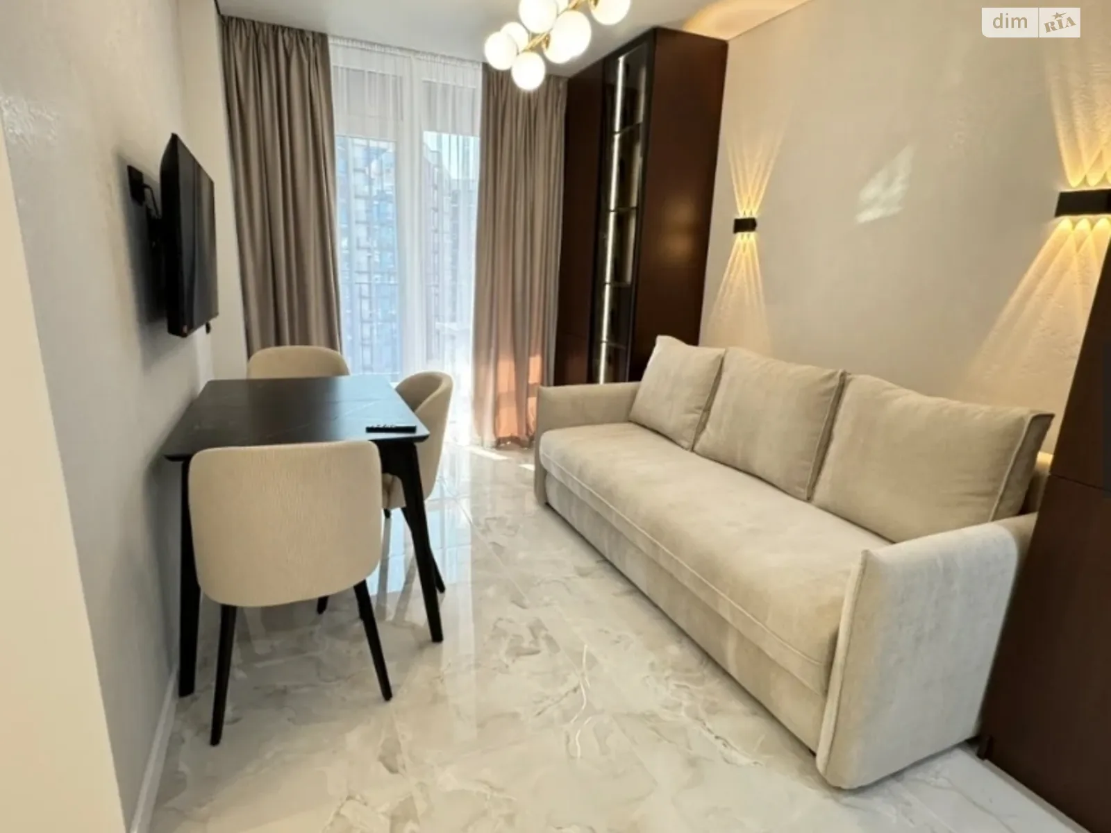 Продается 2-комнатная квартира 63 кв. м в Ивано-Франковске, ул. Юліана Пелеша(Крайковского), 3 корпус 5 - фото 1