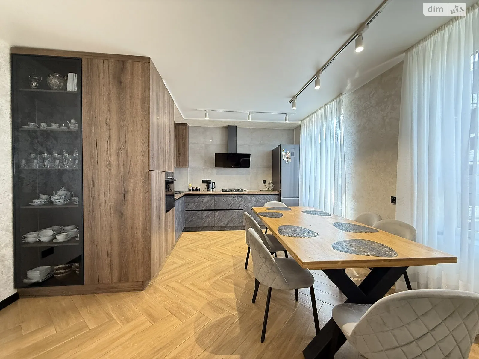 Продается 2-комнатная квартира 82.4 кв. м в Львове, ул. Топольная - фото 1