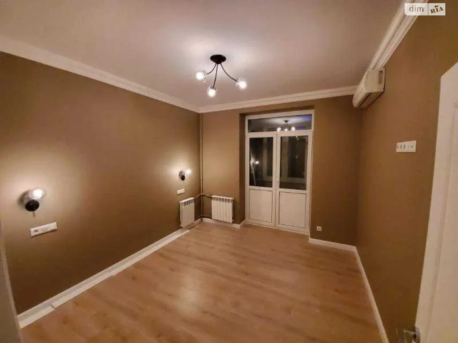 Продается 2-комнатная квартира 55 кв. м в Киеве, ул. Верхний Вал, 44 - фото 1