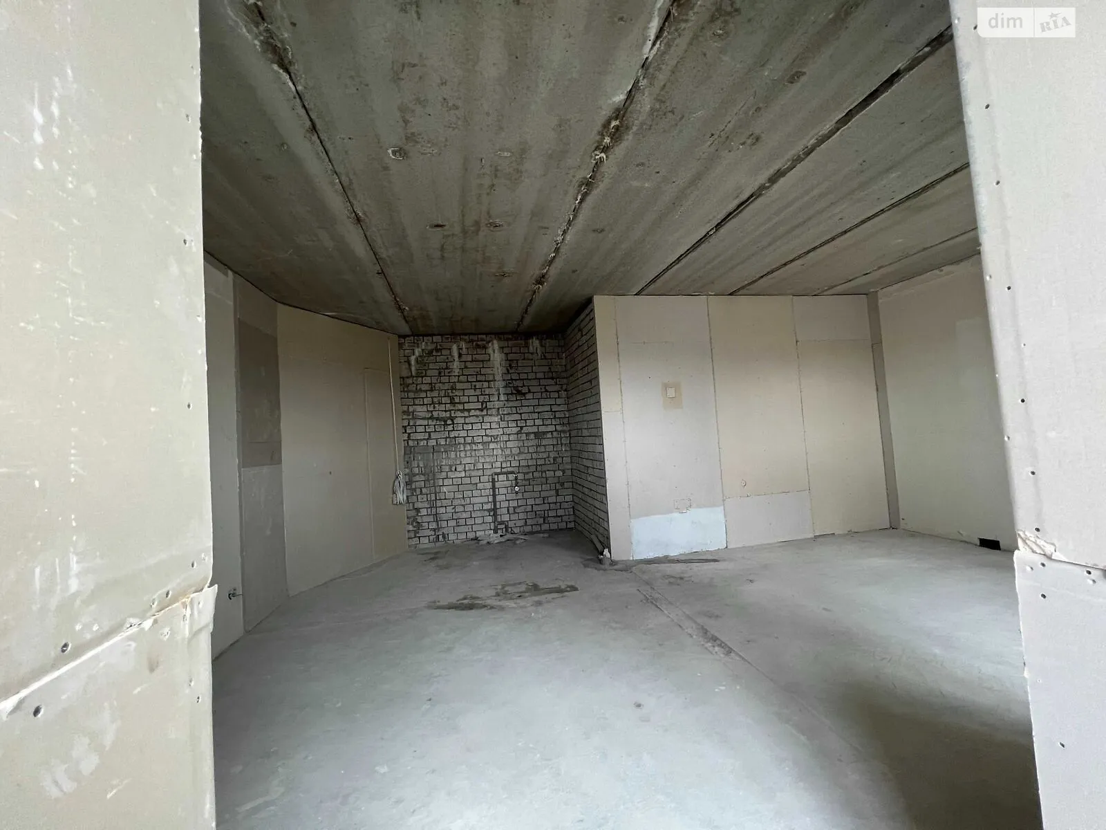 Продается 1-комнатная квартира 42.9 кв. м в Днепре, ул. Любарского, 36 - фото 1