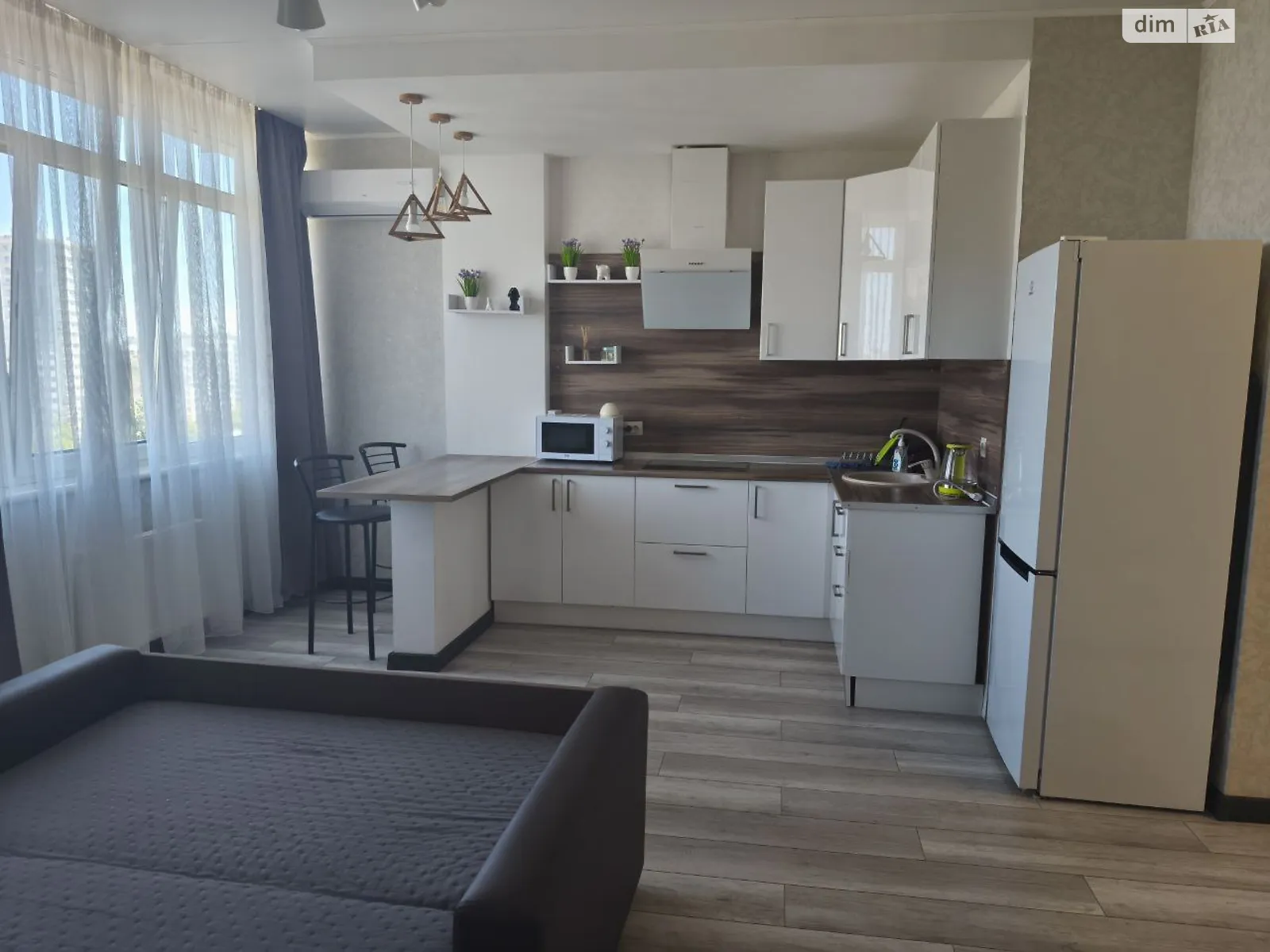 Продается 1-комнатная квартира 40 кв. м в Одессе, Фонтанская дор. - фото 1