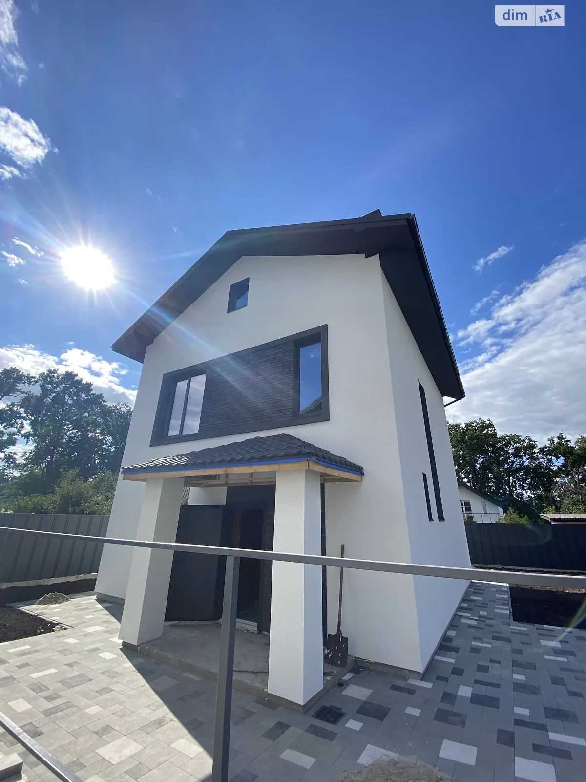 Продается дом на 2 этажа 104 кв. м с верандой, цена: 145000 $ - фото 1