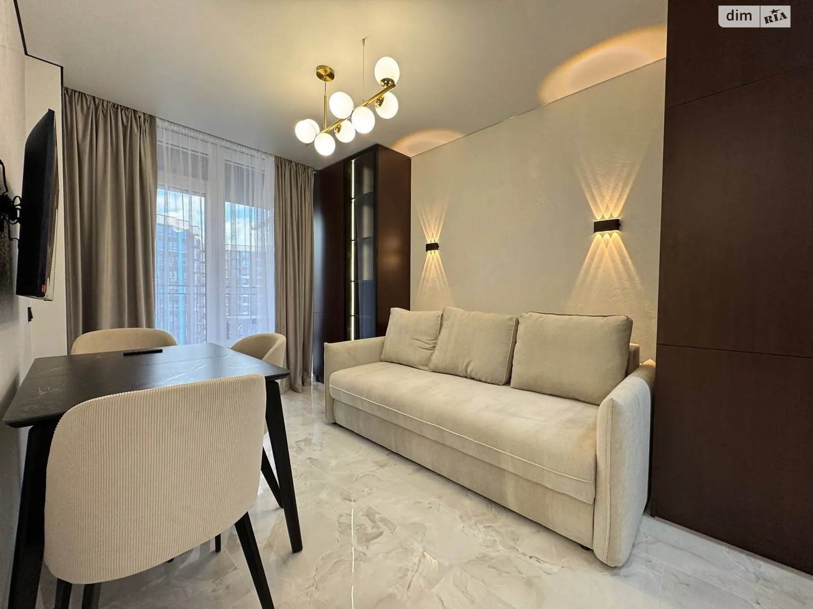 Продается 2-комнатная квартира 42 кв. м в Ивано-Франковске, ул. Юліана Пелеша(Крайковского) - фото 1