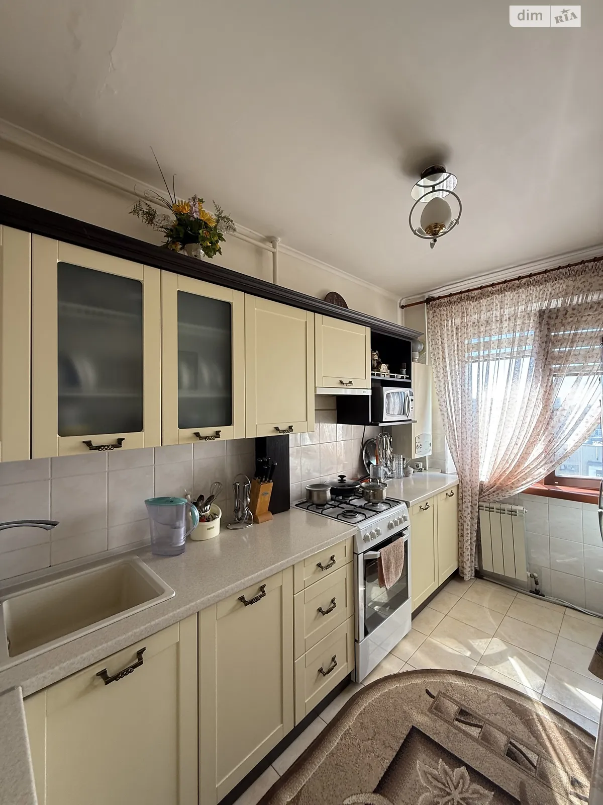 Продается 3-комнатная квартира 65.3 кв. м в Ужгороде, ул. Героев 128-й бригады(8-го Марта), 31 - фото 1