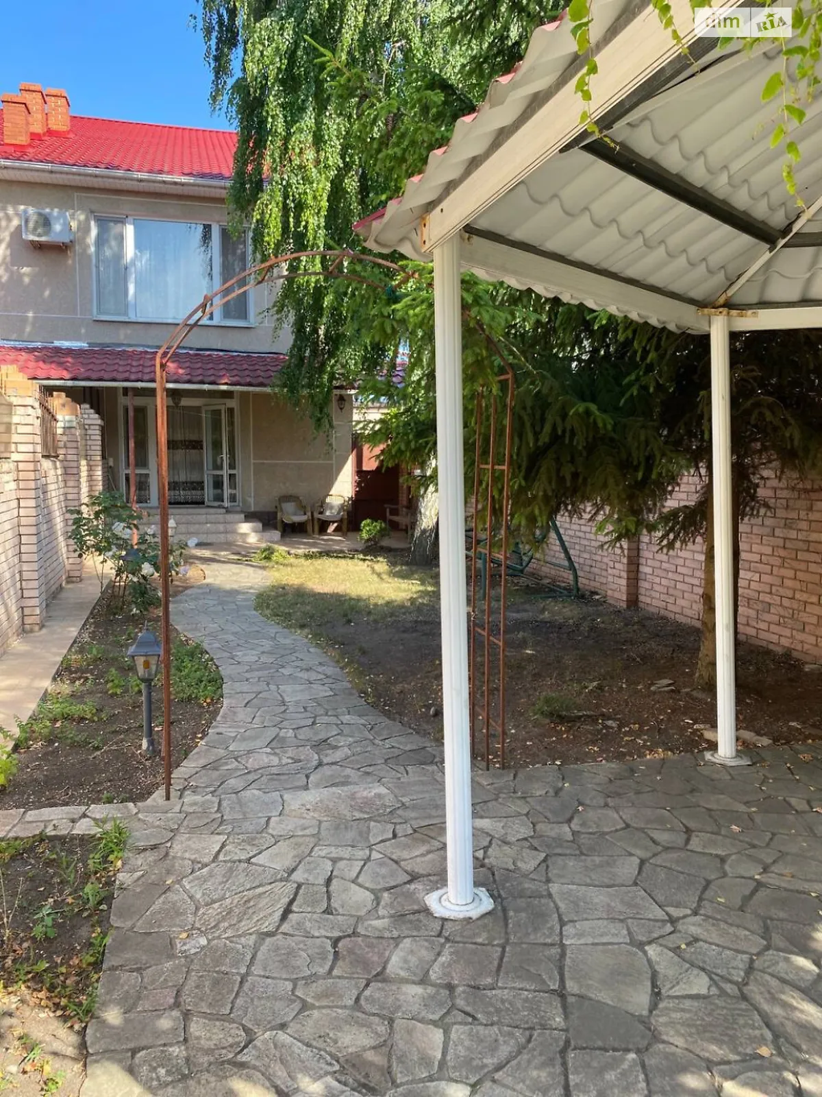 Продается дом на 2 этажа 306 кв. м с баней/сауной, цена: 170000 $ - фото 1