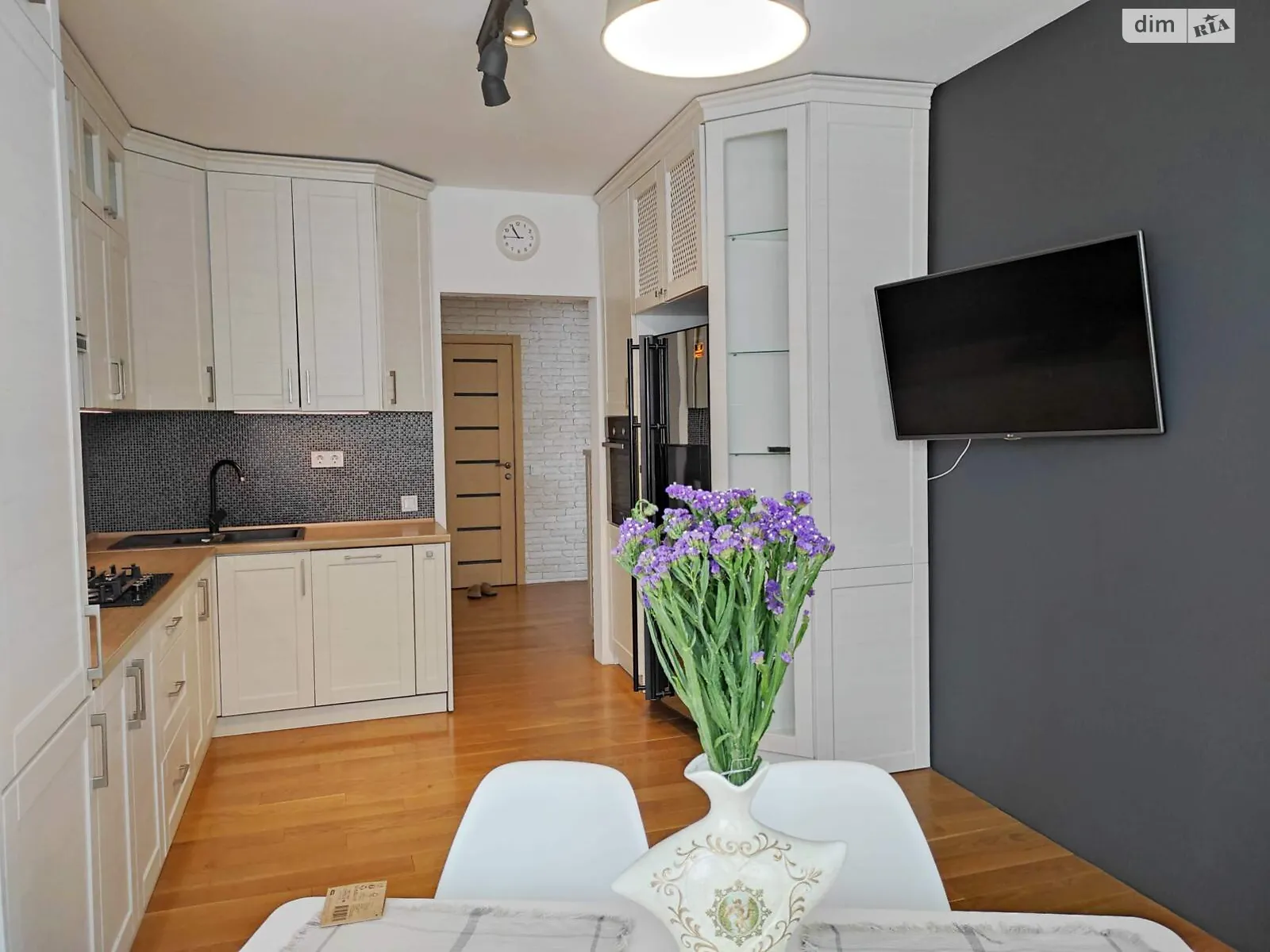 Продається 2-кімнатна квартира 105 кв. м у Крихівцях, вул. Двірська, 8 - фото 1