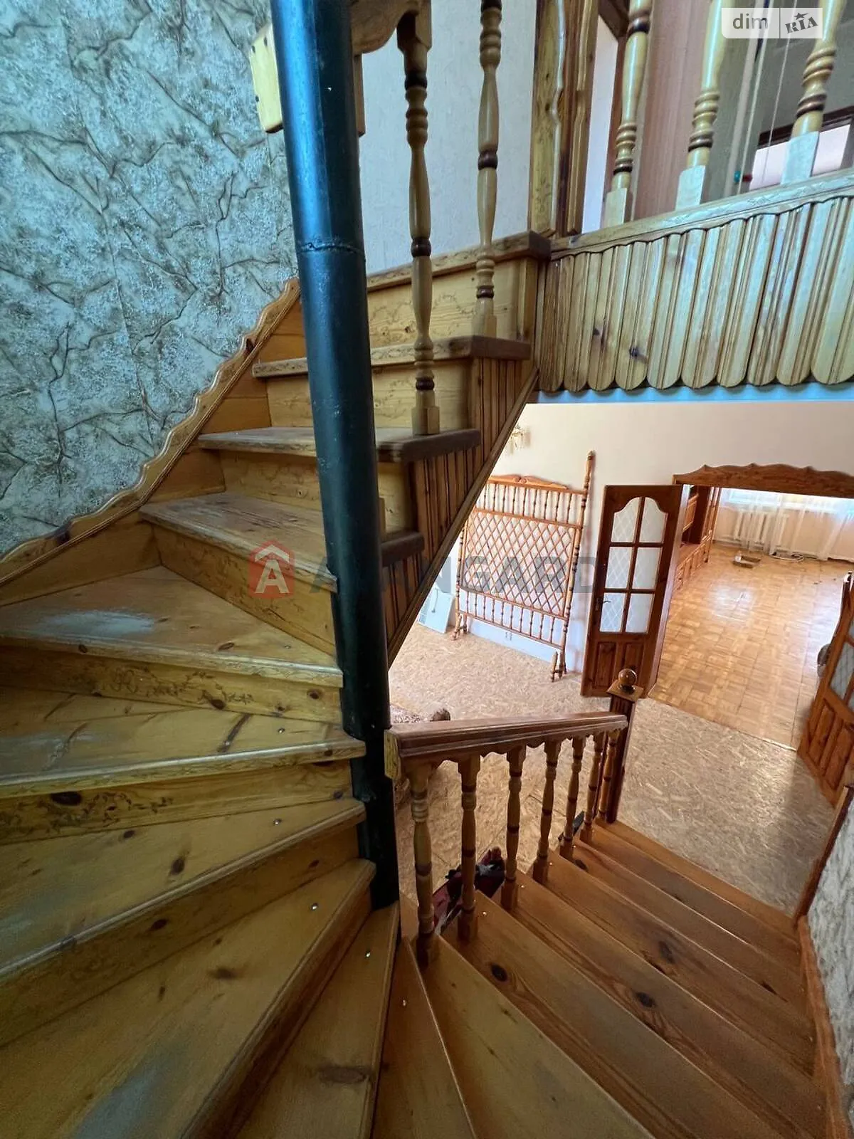 Продается дом на 2 этажа 275 кв. м с гаражом, цена: 47000 $ - фото 1