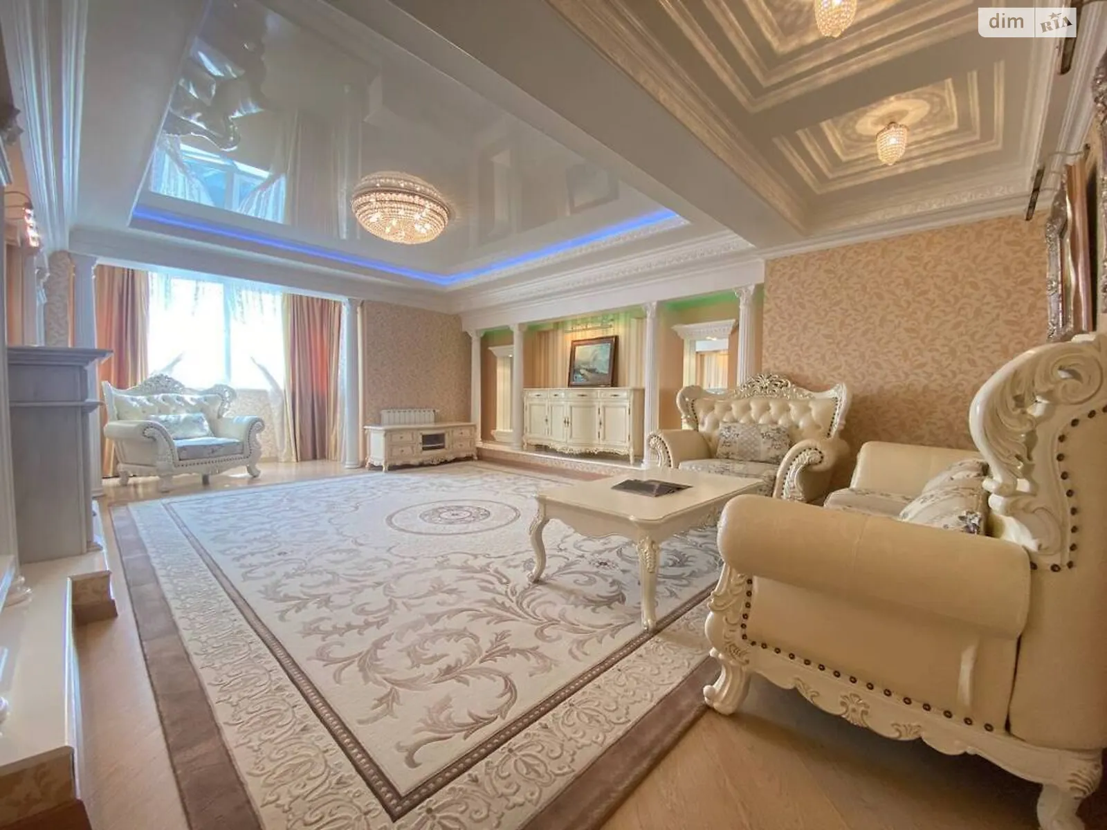 Продается 2-комнатная квартира 105 кв. м в Киеве, ул. Ованеса Туманяна, 15А - фото 1