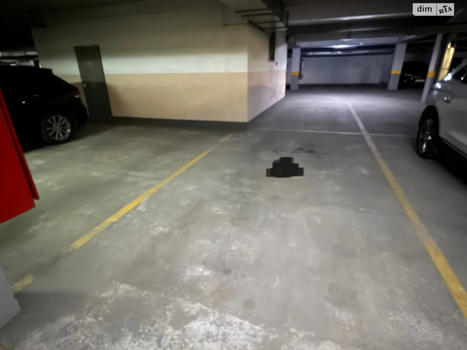 Продается подземный паркинг под легковое авто на 15 кв. м, цена: 19000 $ - фото 1
