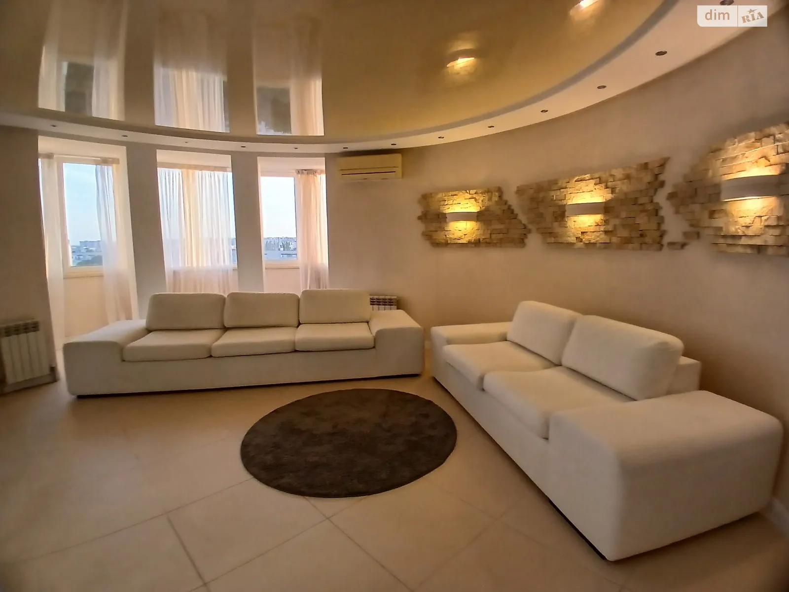 Сдается в аренду 2-комнатная квартира 80 кв. м в Одессе, ул. Тополевая, 18/2 - фото 1