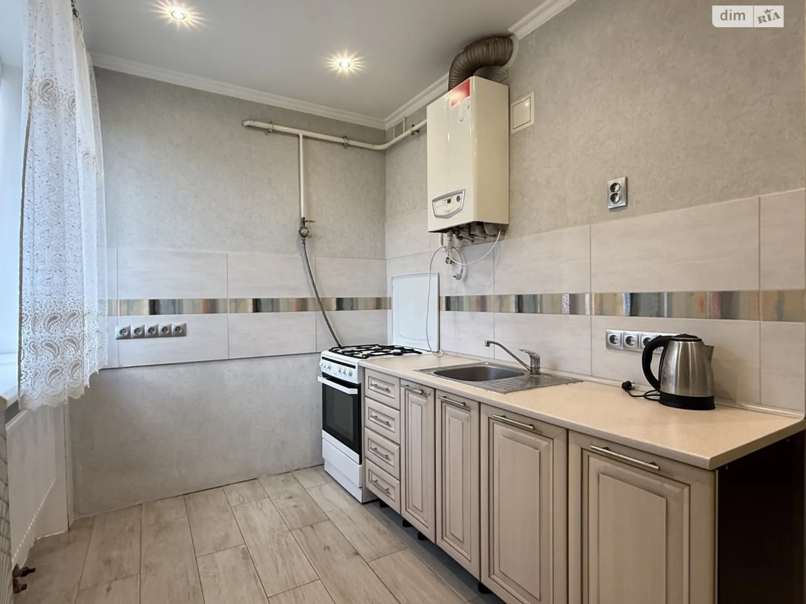 2-комнатная квартира 48 кв. м в Луцке, ул. Гнидавская - фото 1