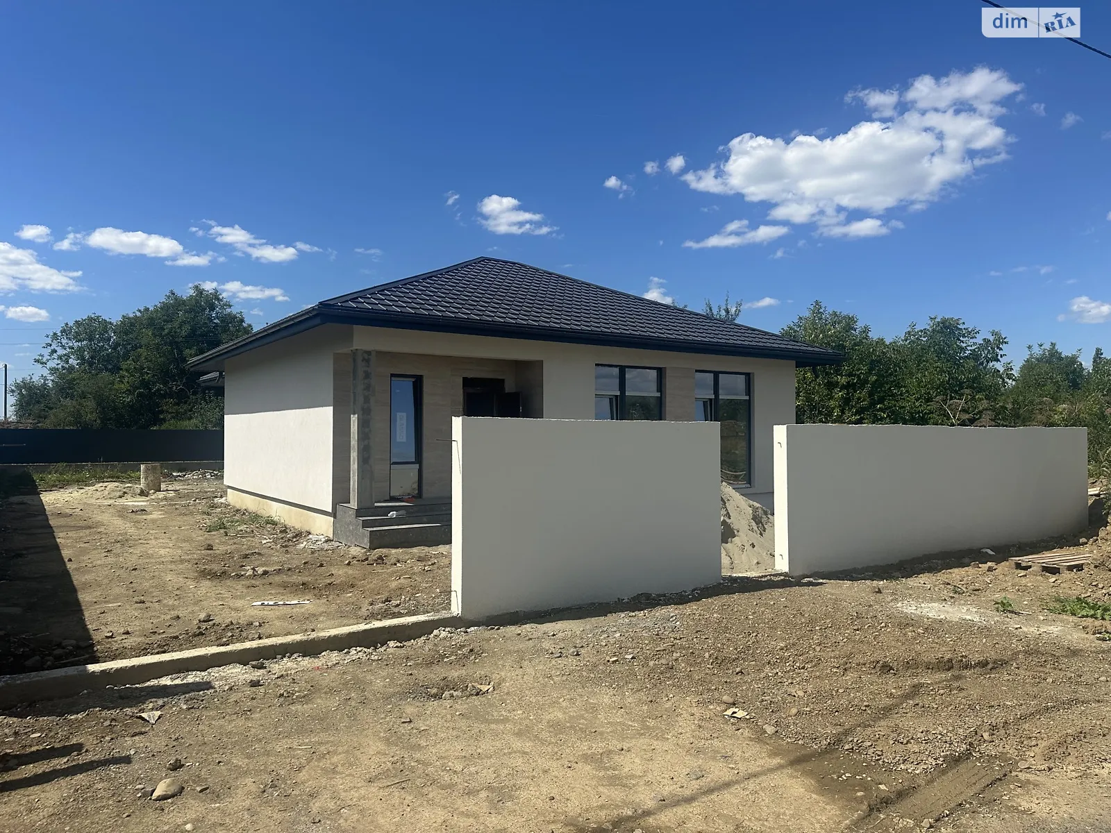 Продается одноэтажный дом 129 кв. м с бассейном, цена: 110000 $ - фото 1