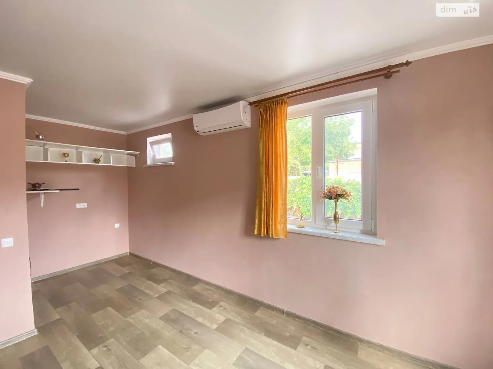 Продается место в гаражном кооперативе под легковое авто на 34 кв. м, цена: 12000 $ - фото 1