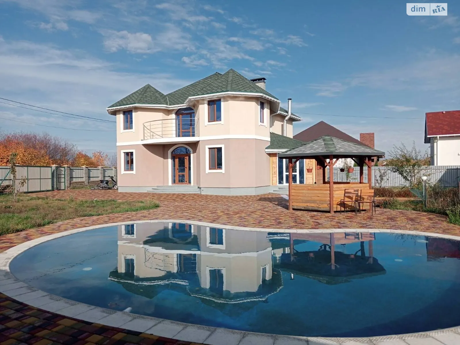 Продается дом на 2 этажа 180 кв. м с участком, цена: 145000 $ - фото 1