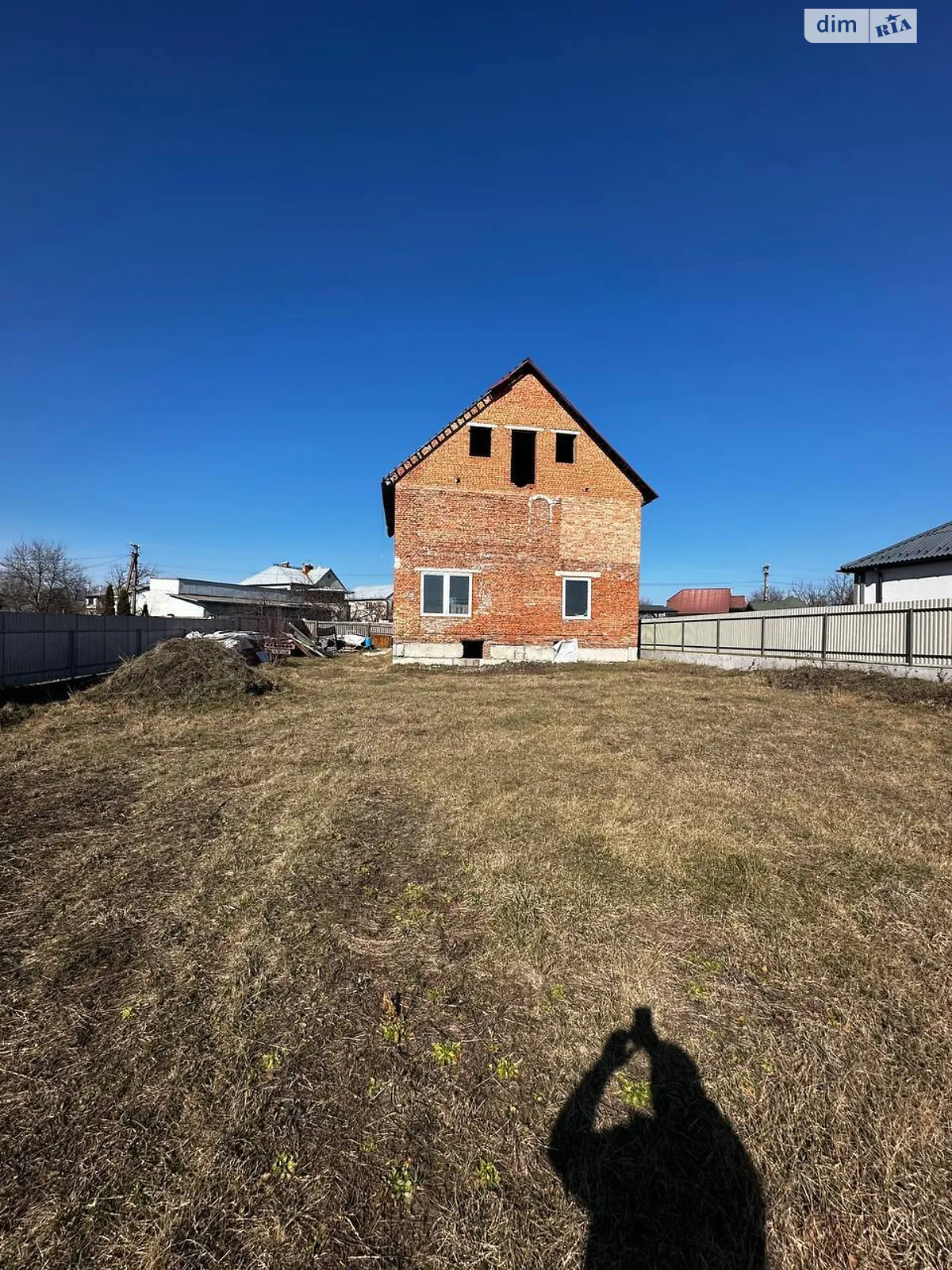 Продается дом на 2 этажа 265 кв. м с подвалом, цена: 40999 $ - фото 1