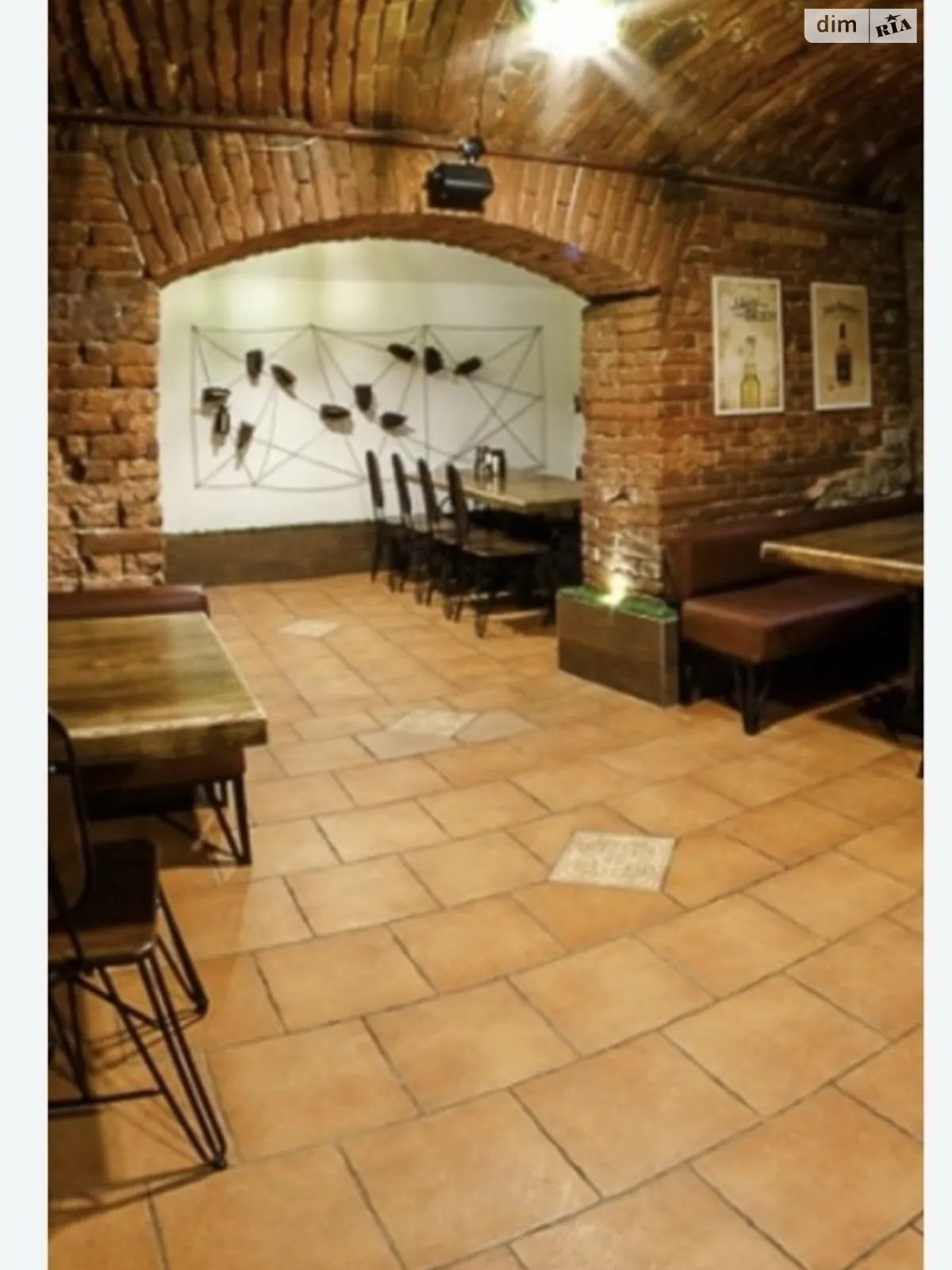 Сдается в аренду объект сферы услуг 200 кв. м в 2-этажном здании, цена: 15000 грн - фото 1