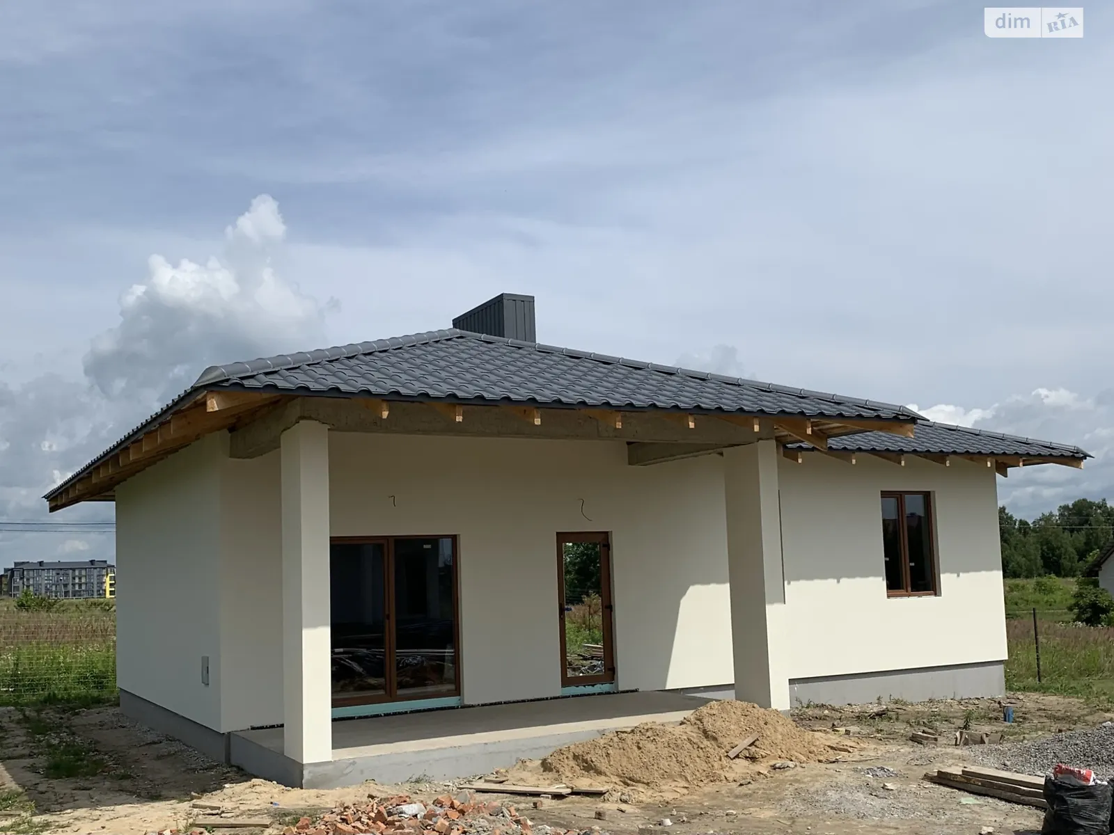 Продается одноэтажный дом 92 кв. м с гаражом, цена: 76000 $ - фото 1