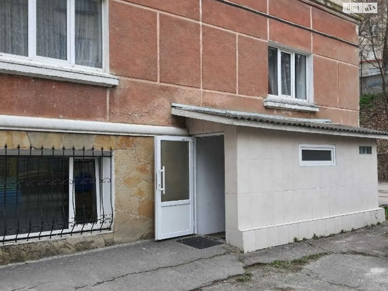 Сдается в аренду офис 188.8 кв. м в бизнес-центре, цена: 22000 грн - фото 1