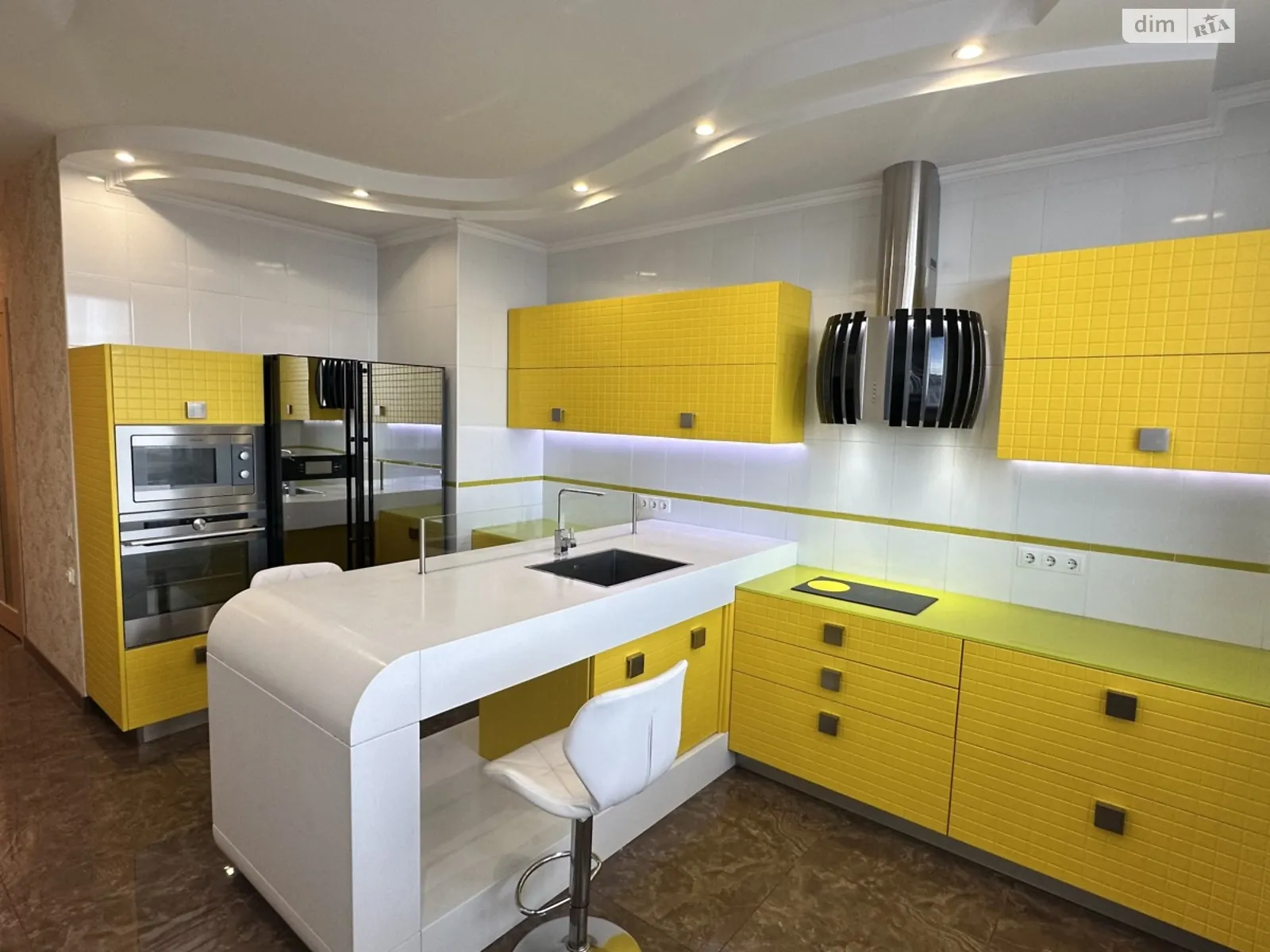 Продається 1-кімнатна квартира 57 кв. м у Києві, просп. Петра Григоренка, 22/20 - фото 1