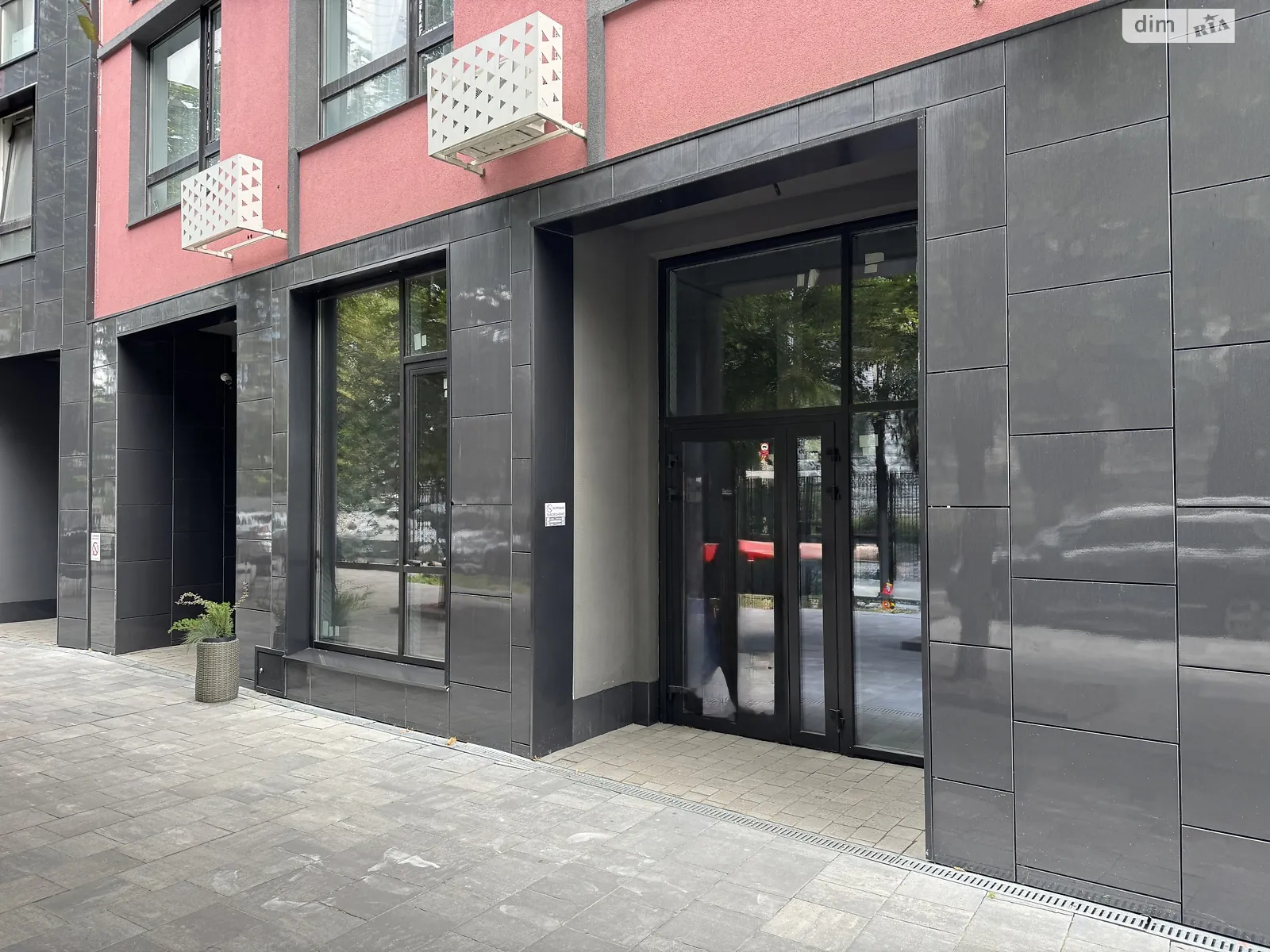 Сдается в аренду помещения свободного назначения 50 кв. м в 25-этажном здании, цена: 1400 $ - фото 1