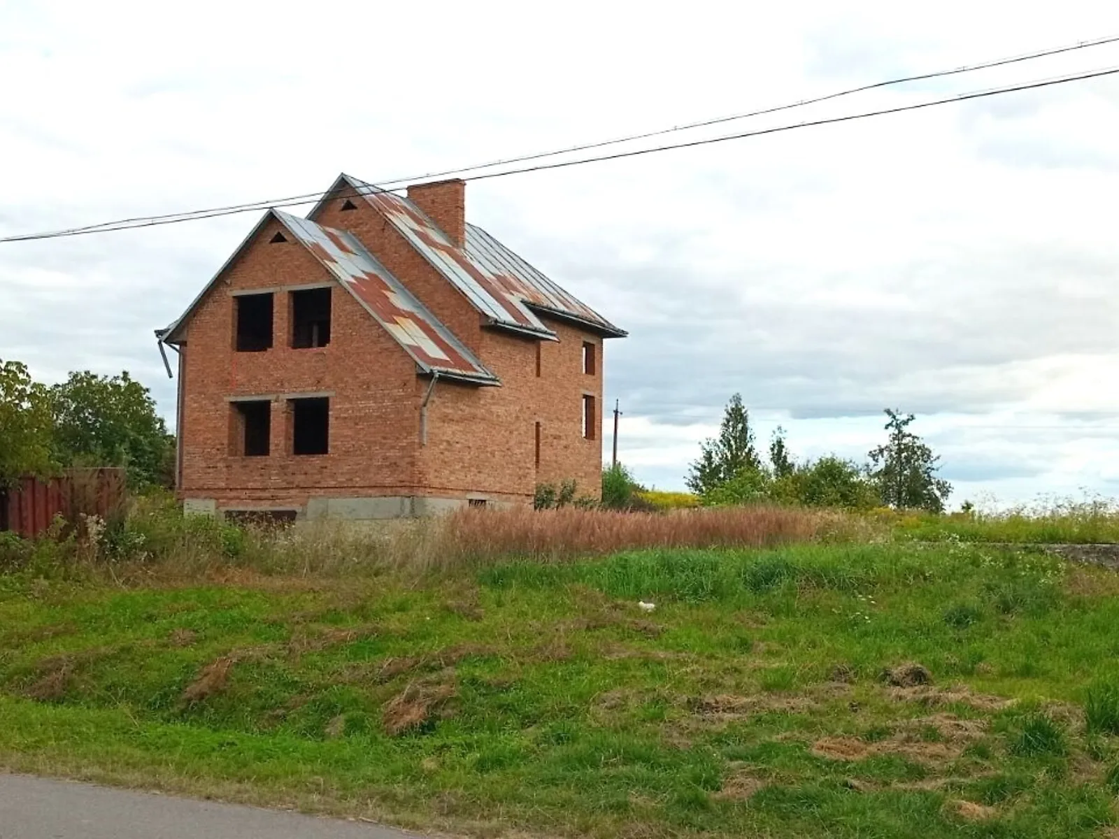 Продается дом на 3 этажа 246 кв. м с мебелью, цена: 35000 $ - фото 1