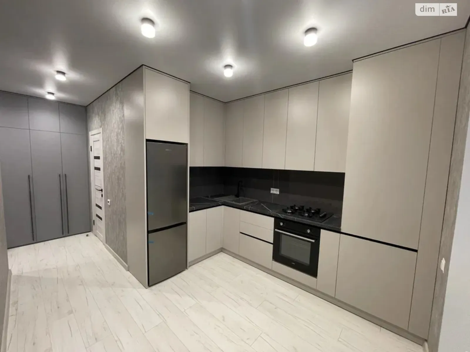 Продается 1-комнатная квартира 42 кв. м в Полтаве, ул. Башкирцевой Марии, 20 корпус 1 - фото 1