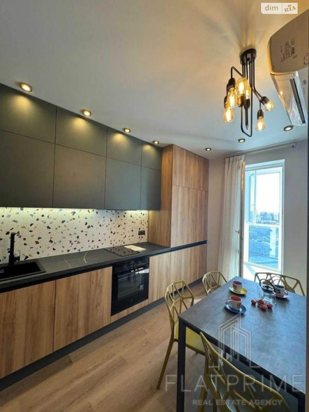 Продается 1-комнатная квартира 37 кв. м в Киеве, ул. Васильковская, 37 - фото 1