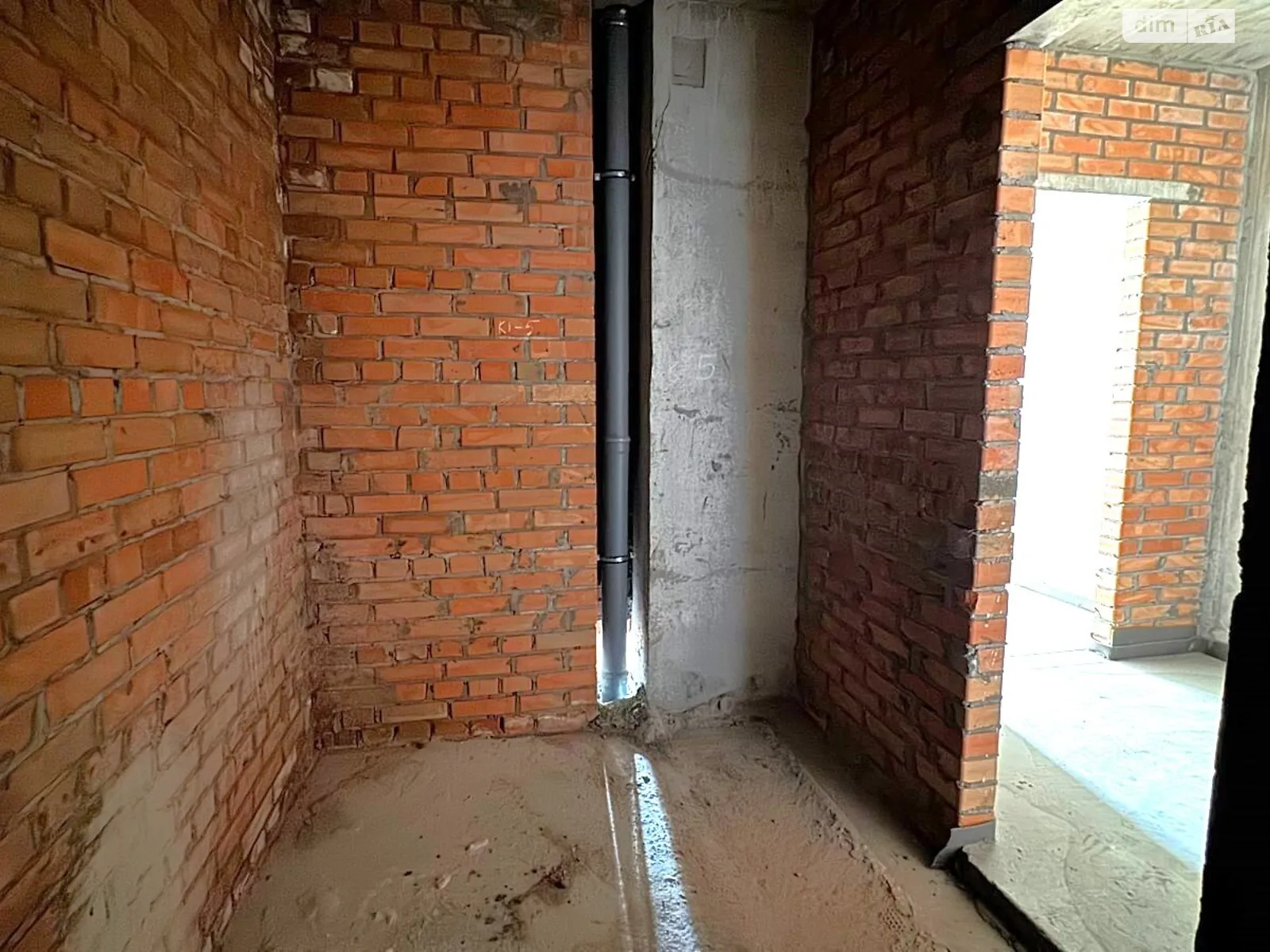 Продается 1-комнатная квартира 58.2 кв. м в Киеве, ул. Вышгородская, 45Г - фото 1