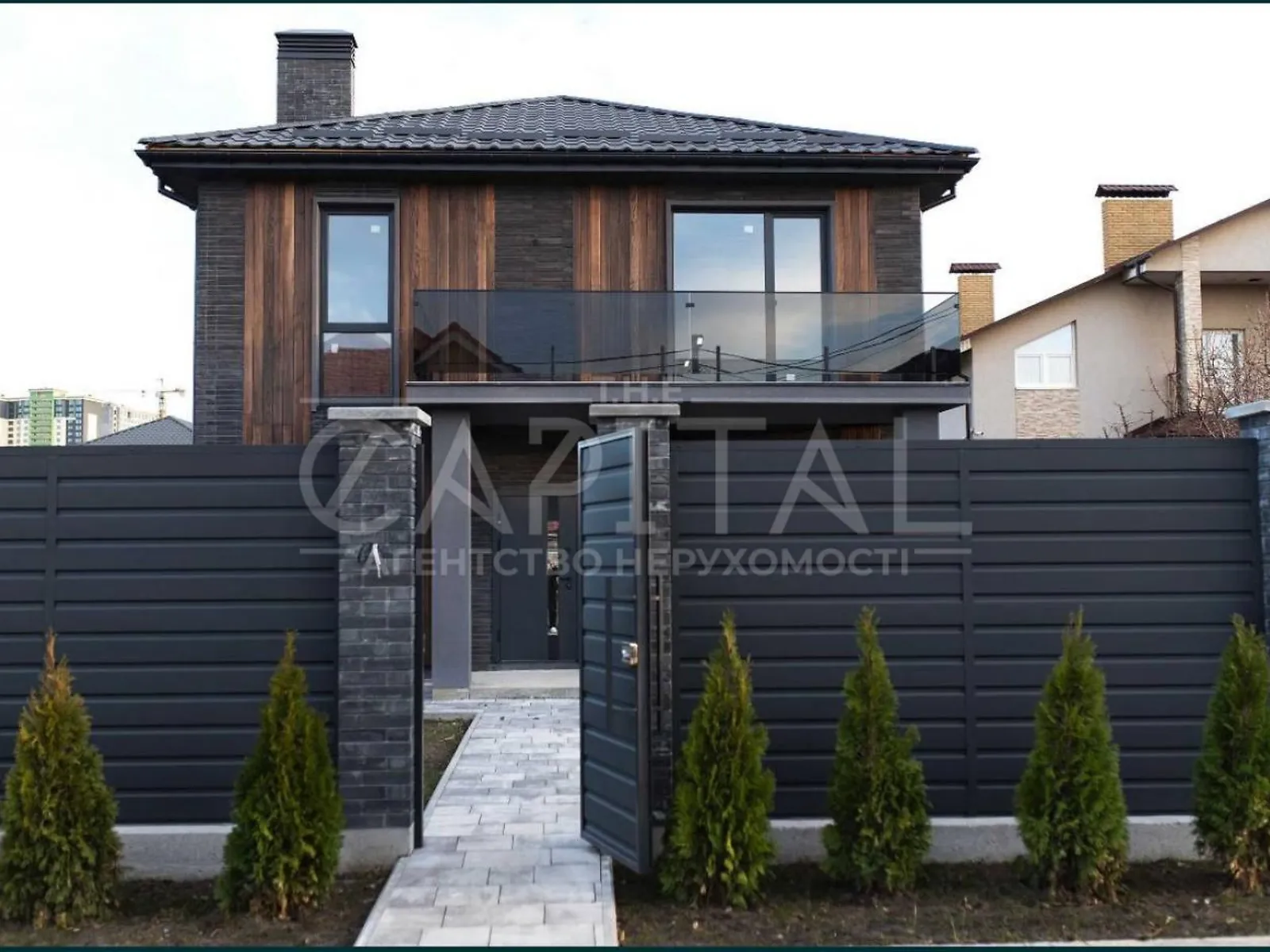 Продается дом на 2 этажа 200 кв. м с бассейном, цена: 340000 $ - фото 1