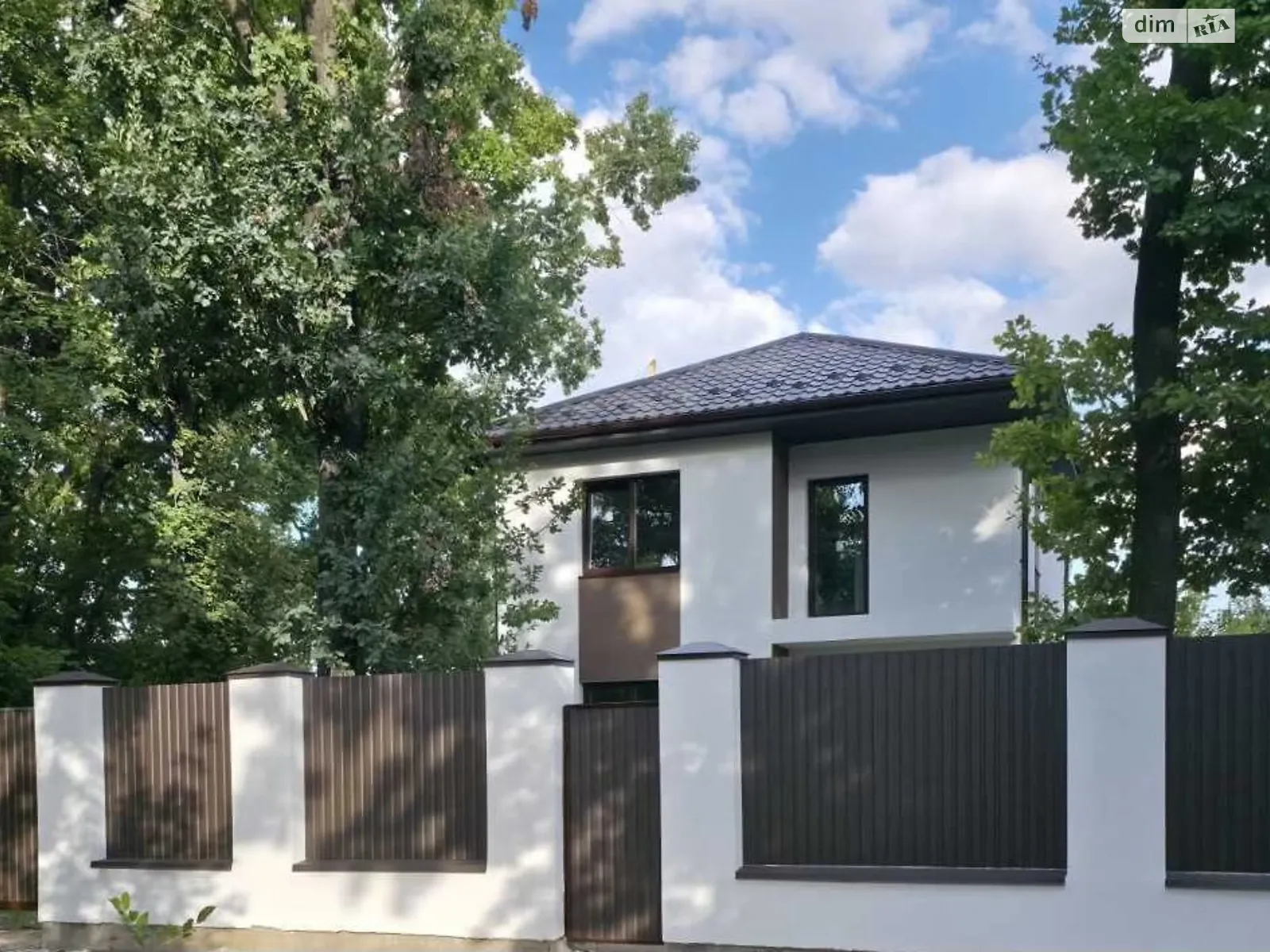 Продается дом на 2 этажа 131 кв. м с беседкой, цена: 119900 $ - фото 1