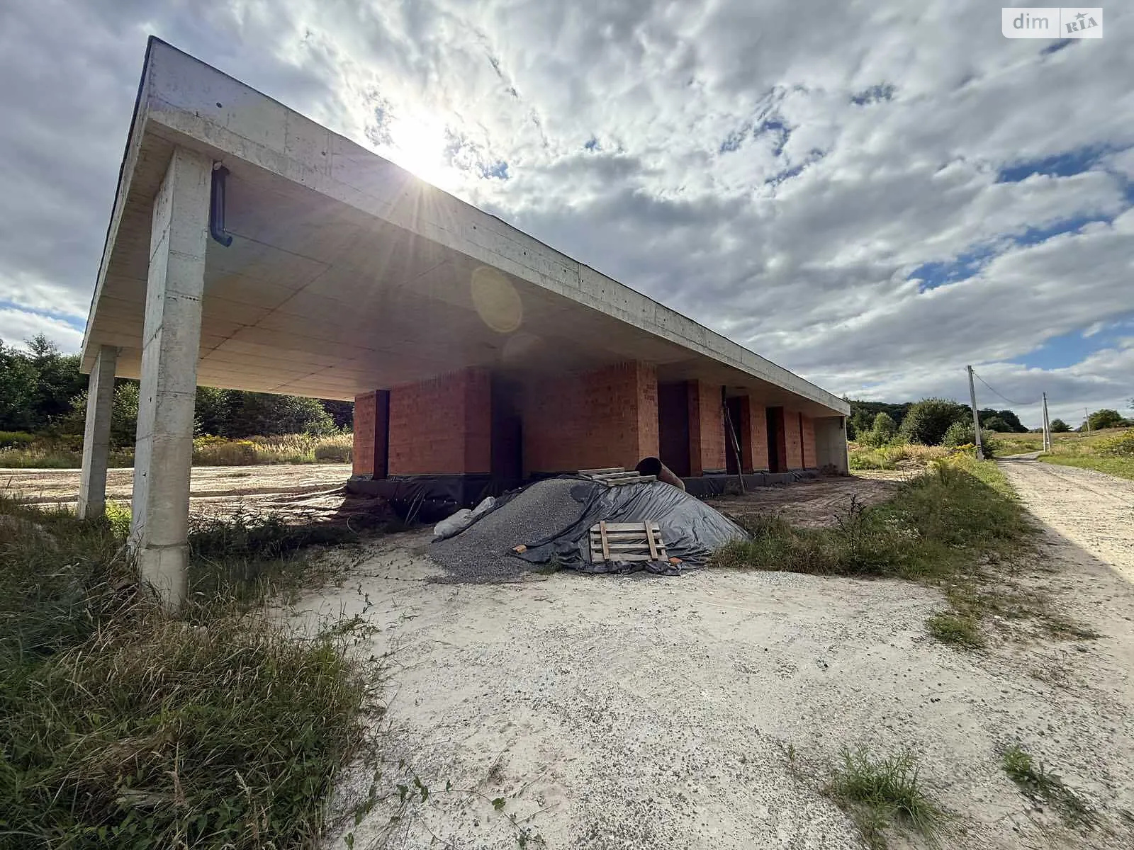 Продается одноэтажный дом 191 кв. м с верандой, цена: 130000 $ - фото 1