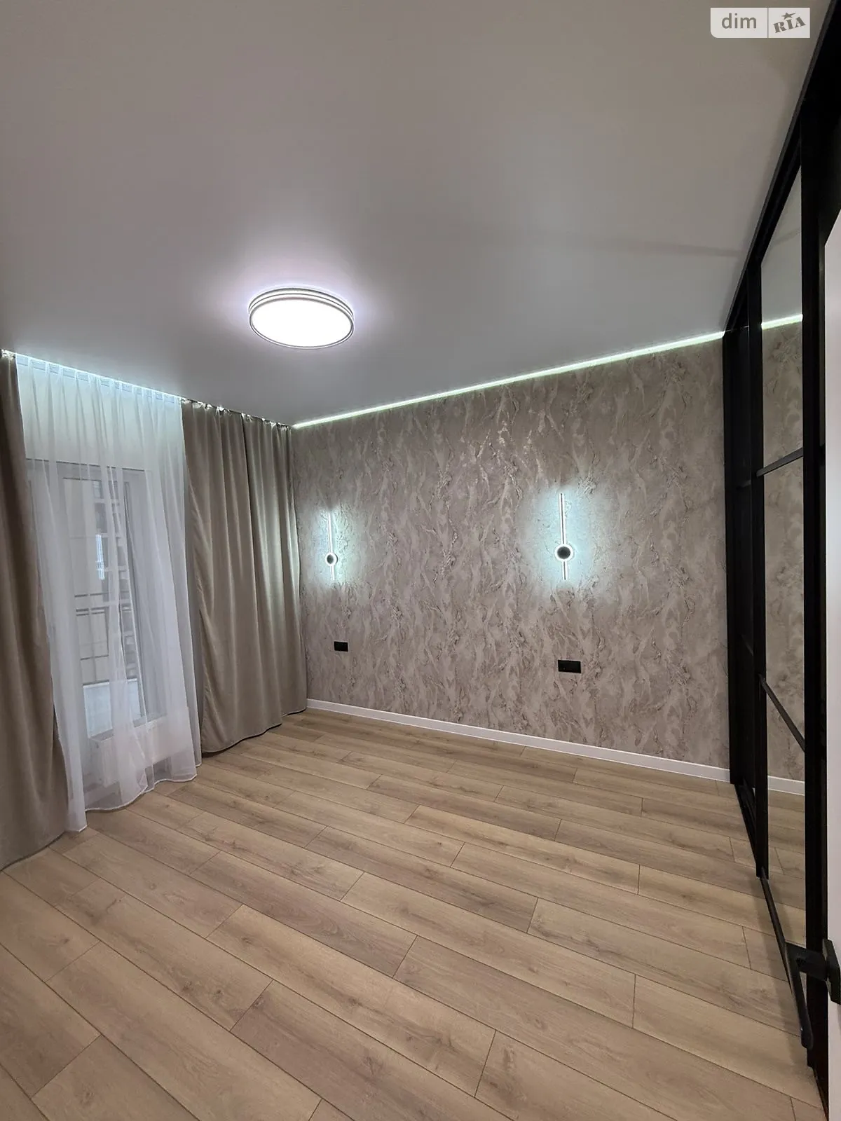 Продается 1-комнатная квартира 41 кв. м в Одессе, ул. Краснова, 1Б - фото 1