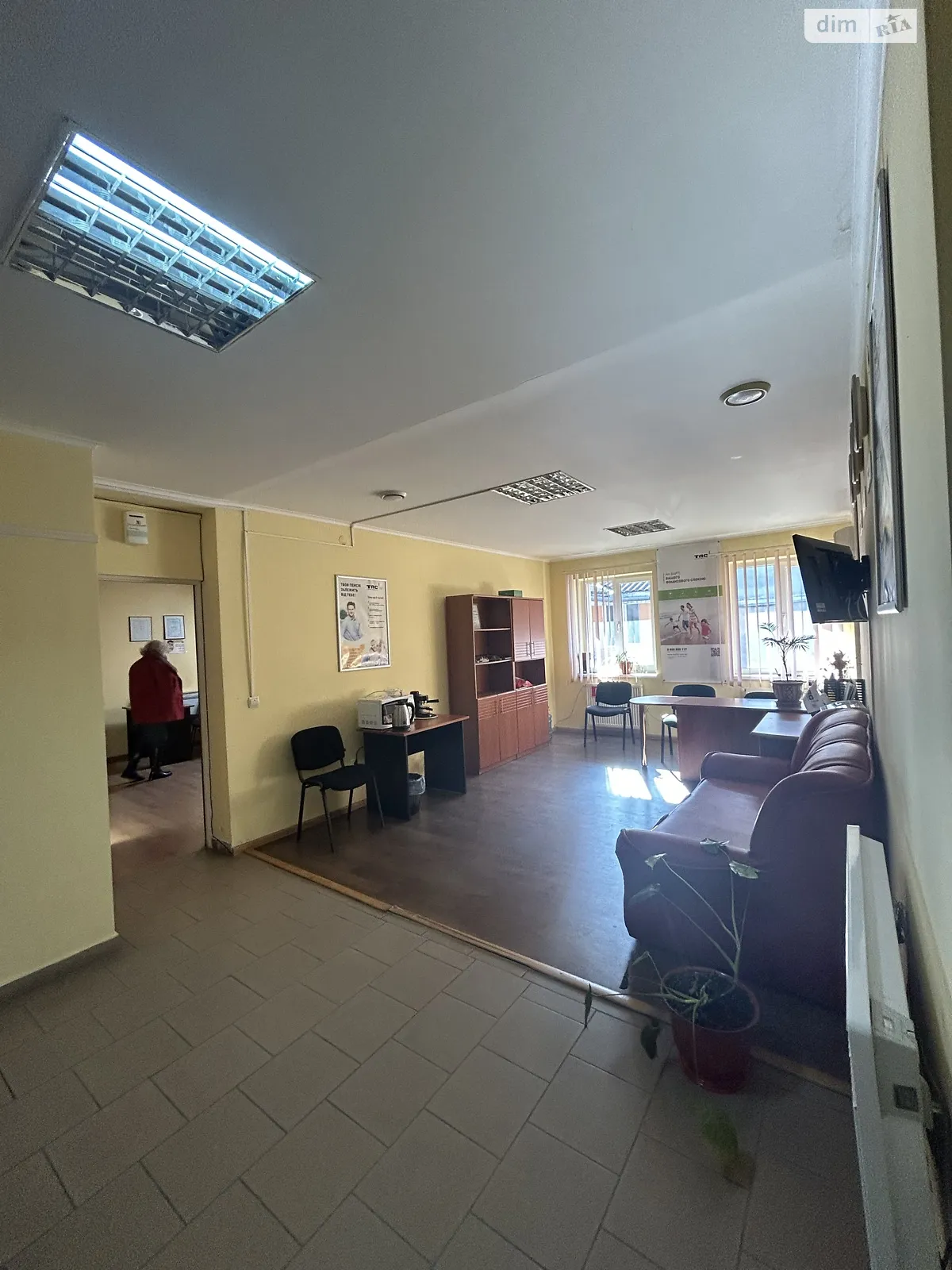 Продается офис 99.2 кв. м в бизнес-центре, цена: 110000 $ - фото 1