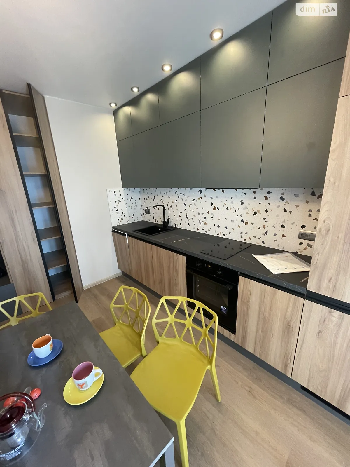 Продается 1-комнатная квартира 37 кв. м в Киеве, ул. Васильковская, 37 - фото 1