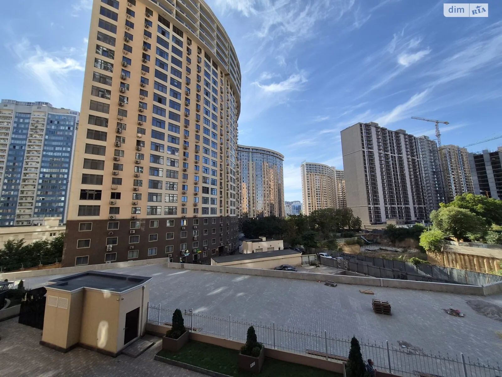 Продается 1-комнатная квартира 45 кв. м в Одессе, ул. Генуэзская - фото 1