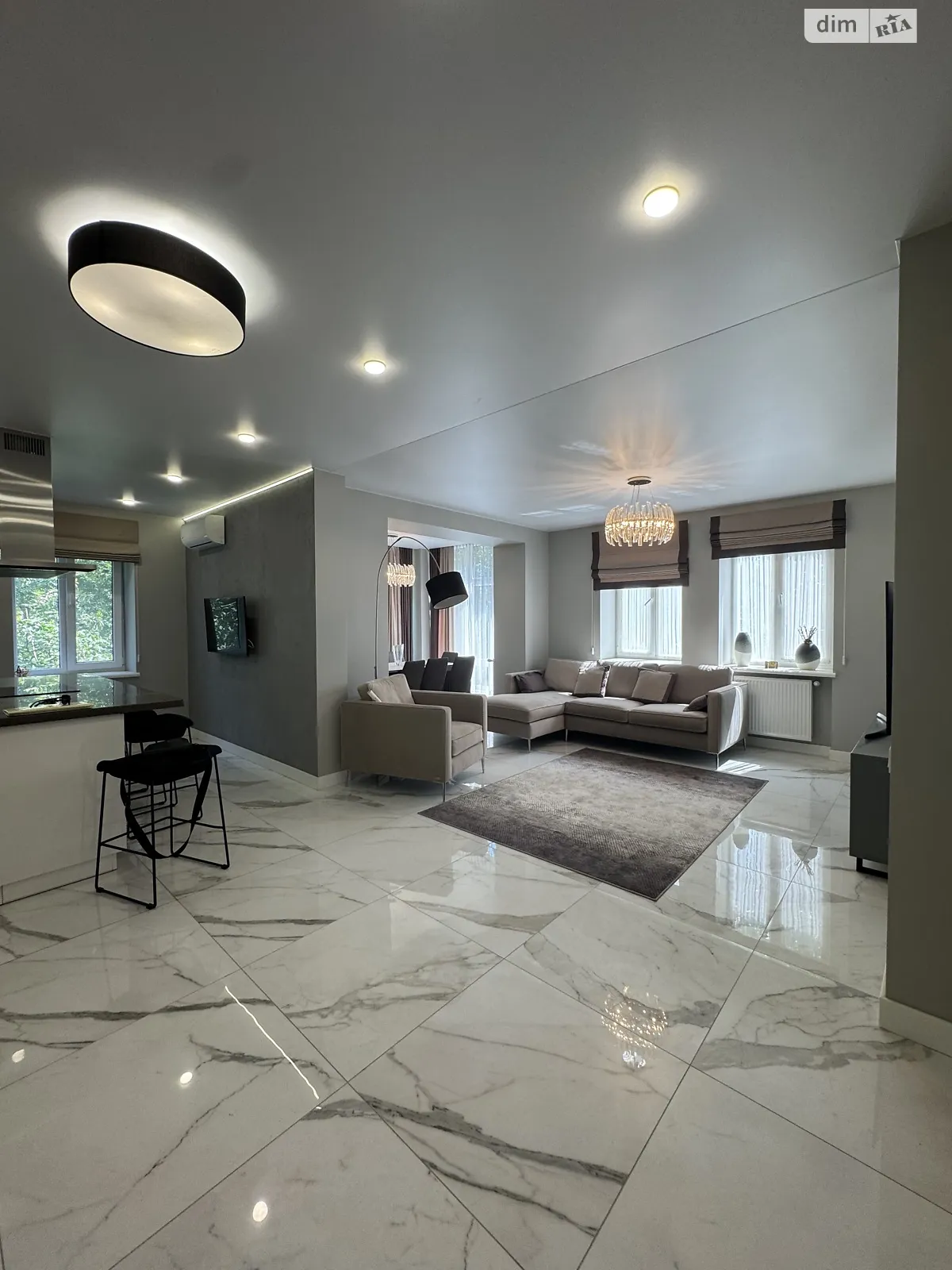 Продается 2-комнатная квартира 105 кв. м в Ивано-Франковске, ул. Гетьмана Ивана Мазепы, 141 - фото 1