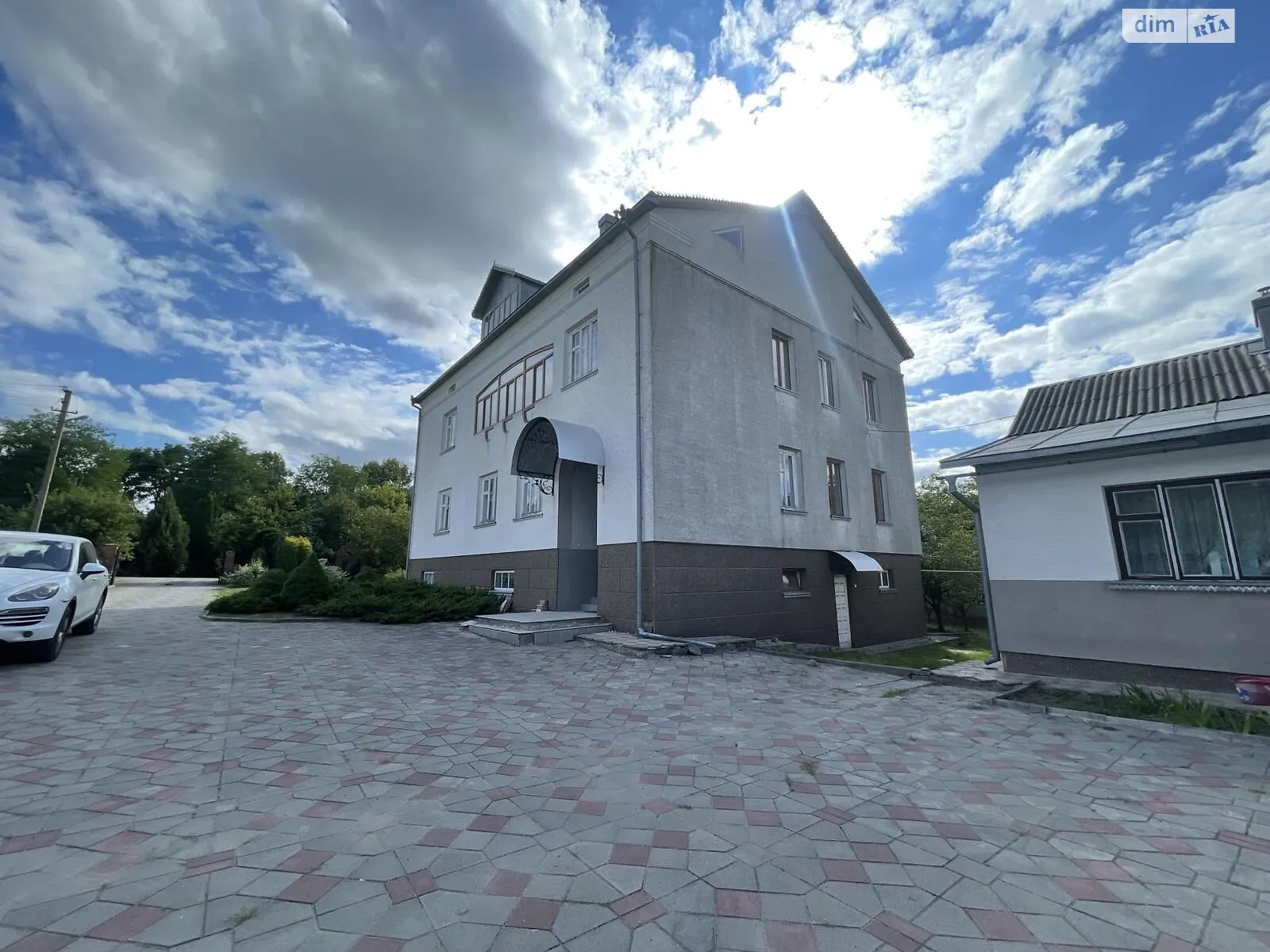 Продается дом на 2 этажа 515 кв. м с верандой, цена: 70000 $ - фото 1