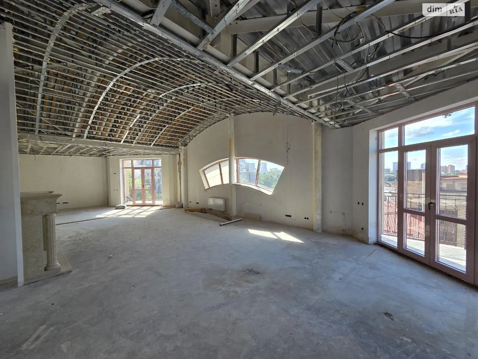 Продается 4-комнатная квартира 180 кв. м в Киеве, спуск Крутой, 7 - фото 1