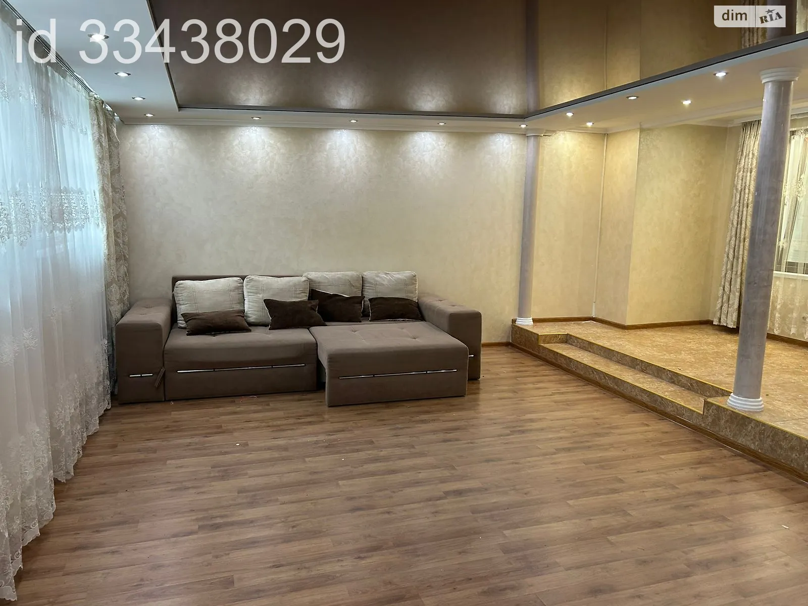 Продается 3-комнатная квартира 109 кв. м в Черновцах, ул. Южно-Окружная - фото 1