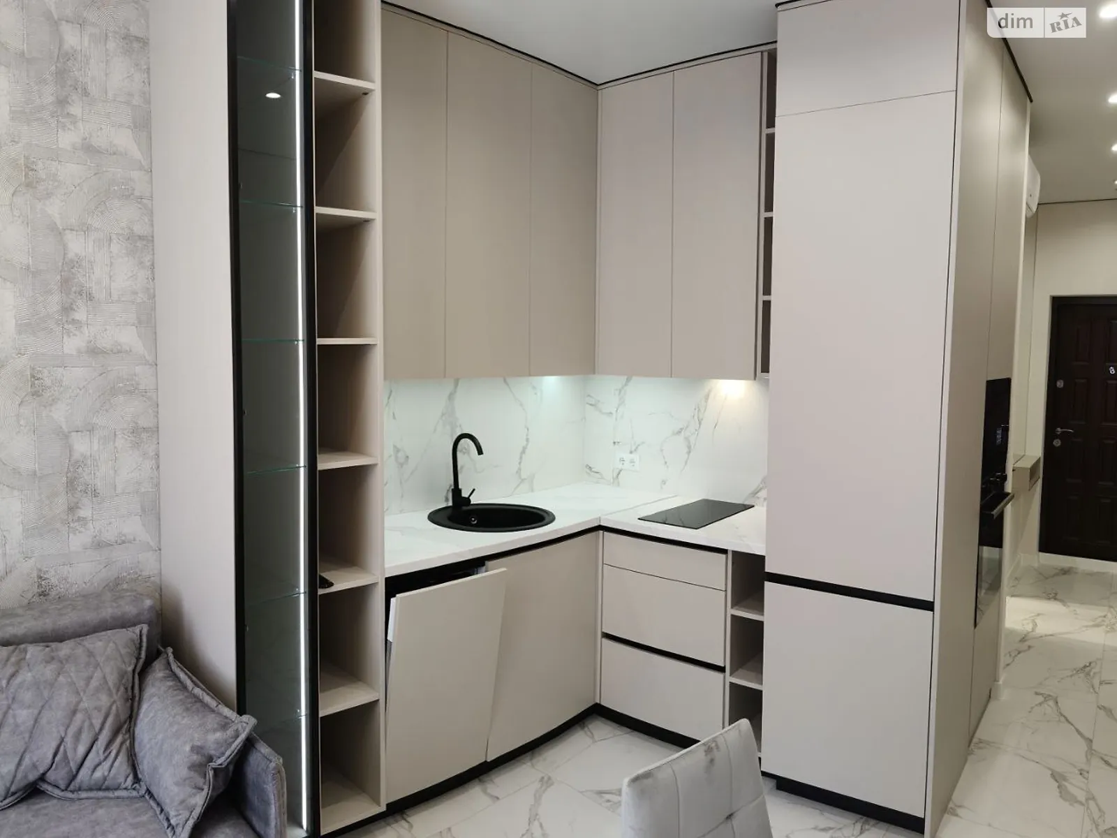 Продается 1-комнатная квартира 44 кв. м в Одессе, ул. Краснова, 1Б - фото 1