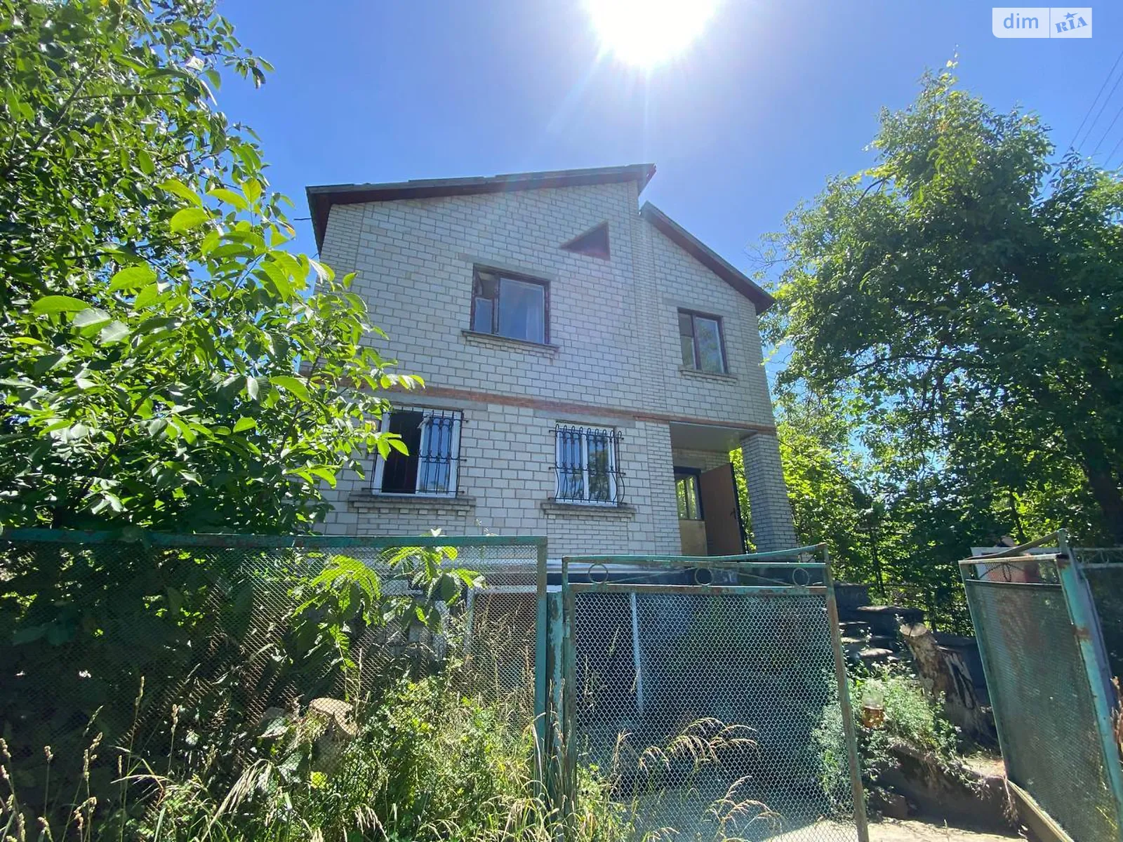 Продается дом на 2 этажа 120 кв. м с камином, цена: 45000 $ - фото 1