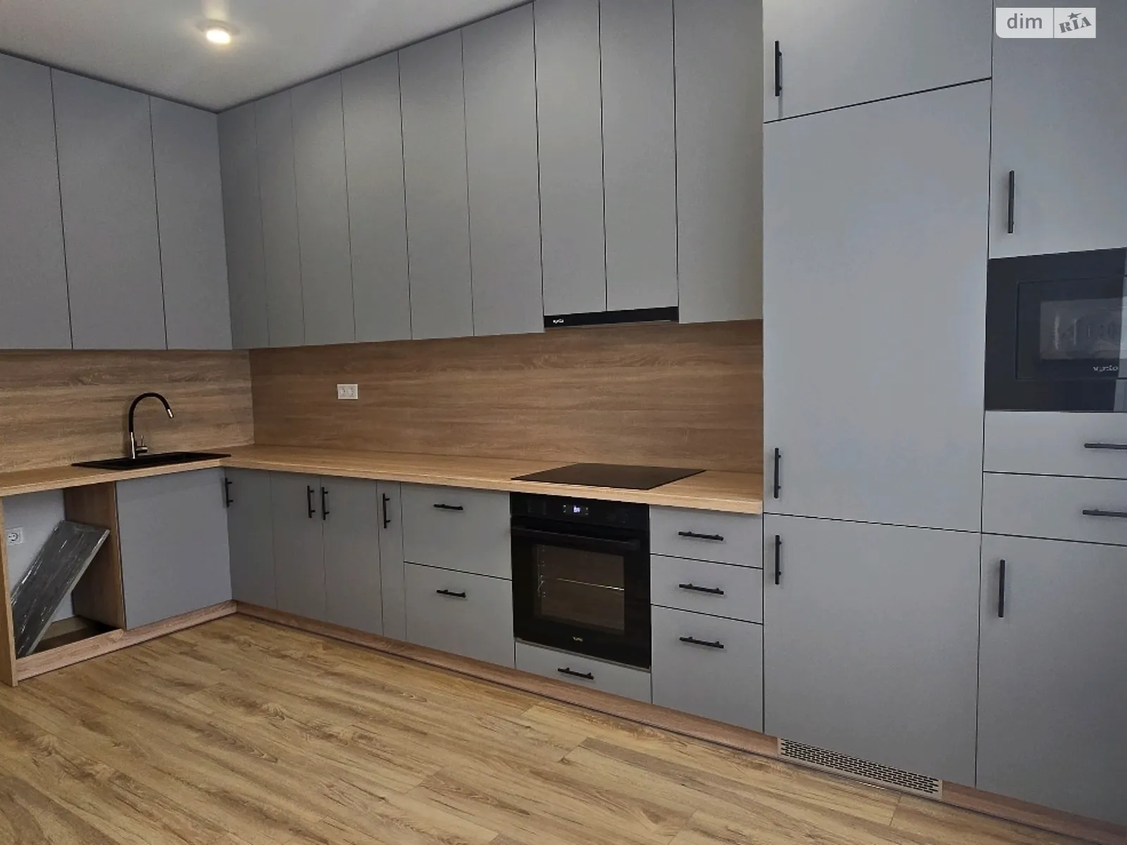 Продается 1-комнатная квартира 43 кв. м в Ужгороде, ул. Фодора Степана, 111 - фото 1