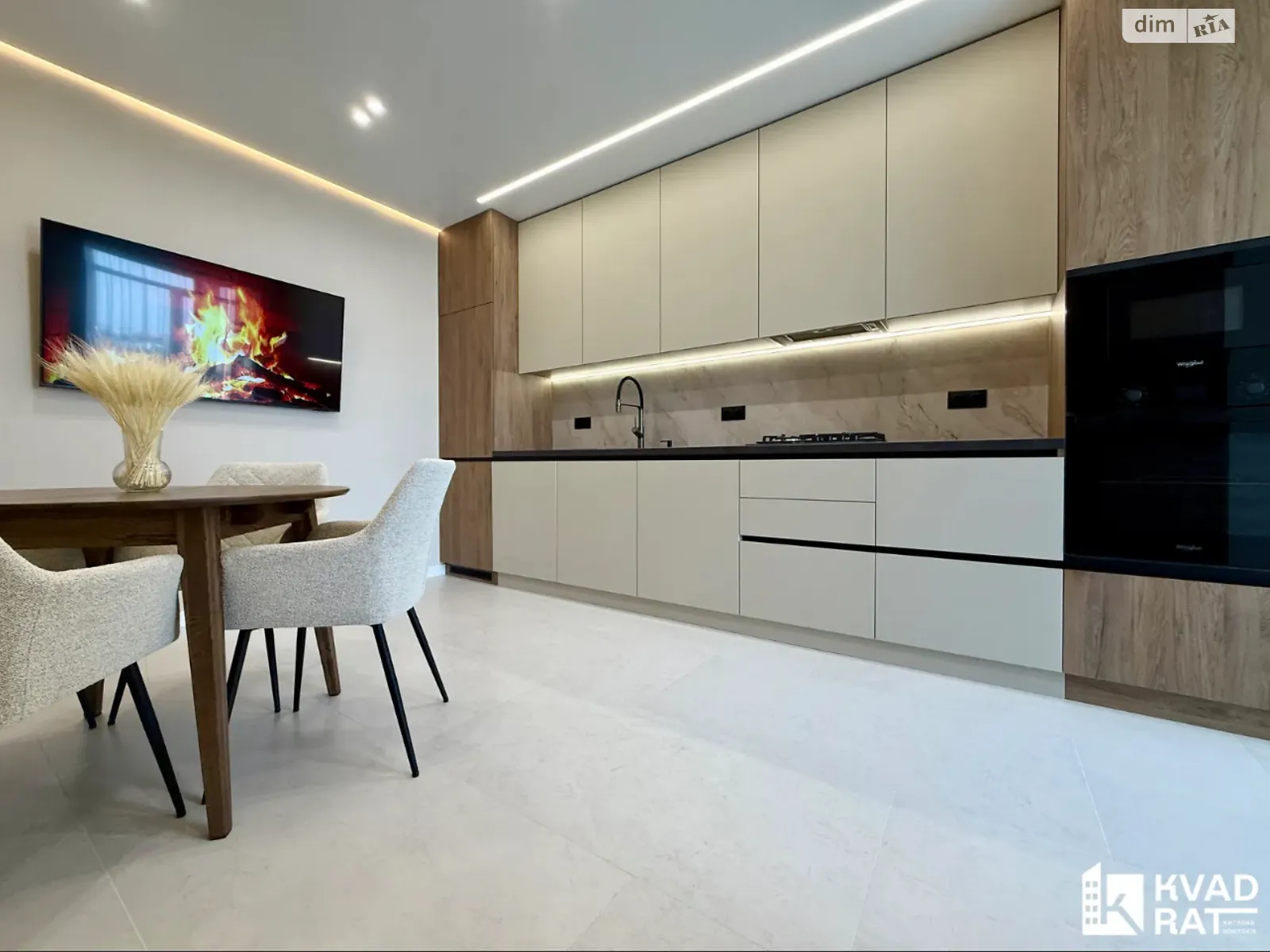 Продається 2-кімнатна квартира 54 кв. м у Івано-Франківську, вул. Миру, 100 - фото 1