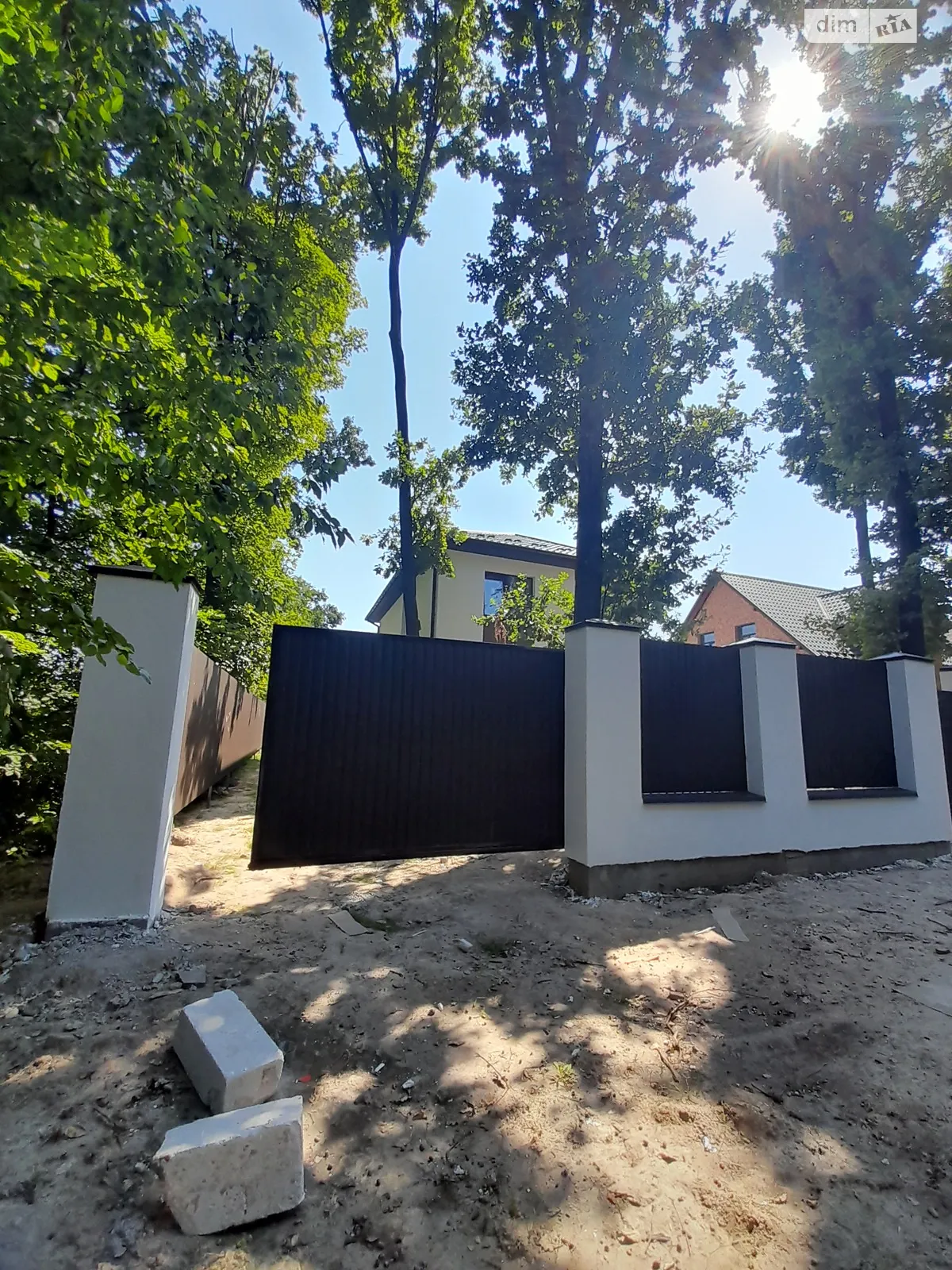 Продается дом на 2 этажа 131 кв. м с садом, цена: 125000 $ - фото 1