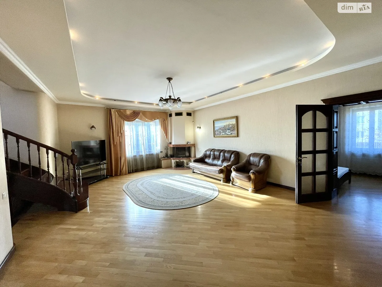 Продается дом на 2 этажа 310 кв. м с бассейном, цена: 299998 $ - фото 1